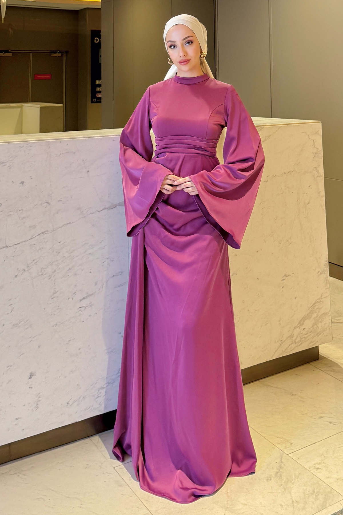 Kadın Arabella Pelerinli Saten Balık Abiye-Pembe