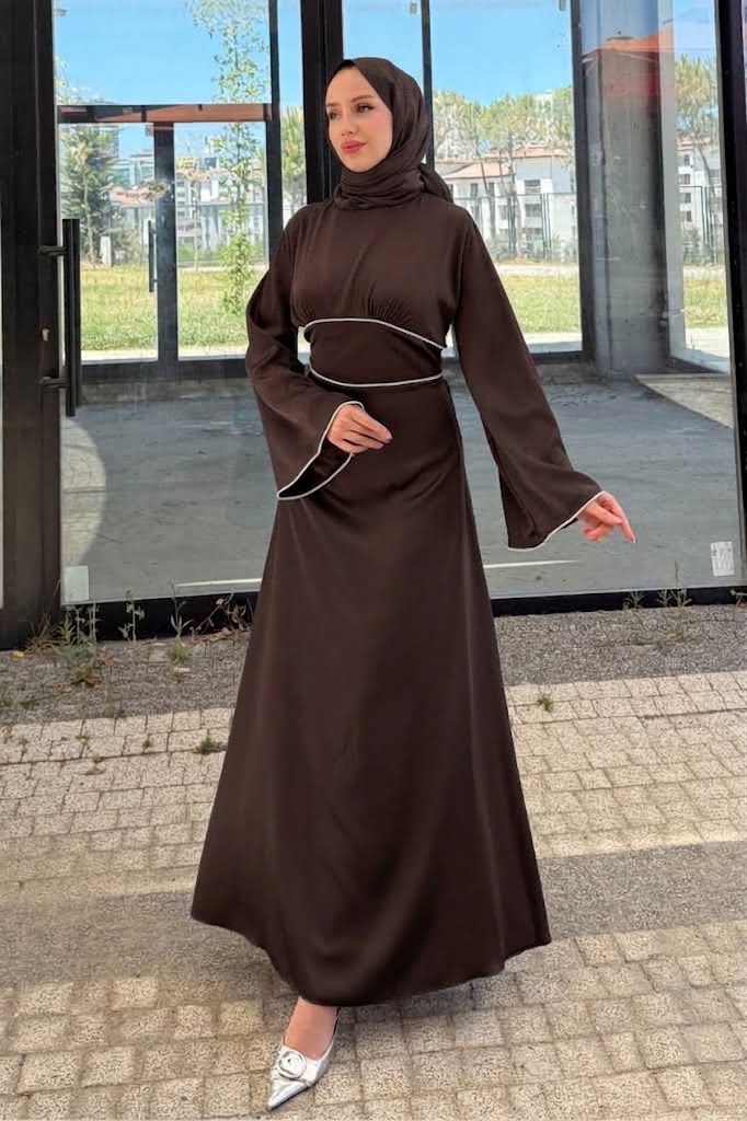 Kolu Ve Beli Baget Taşlı Saten Abiye- Kahverengi