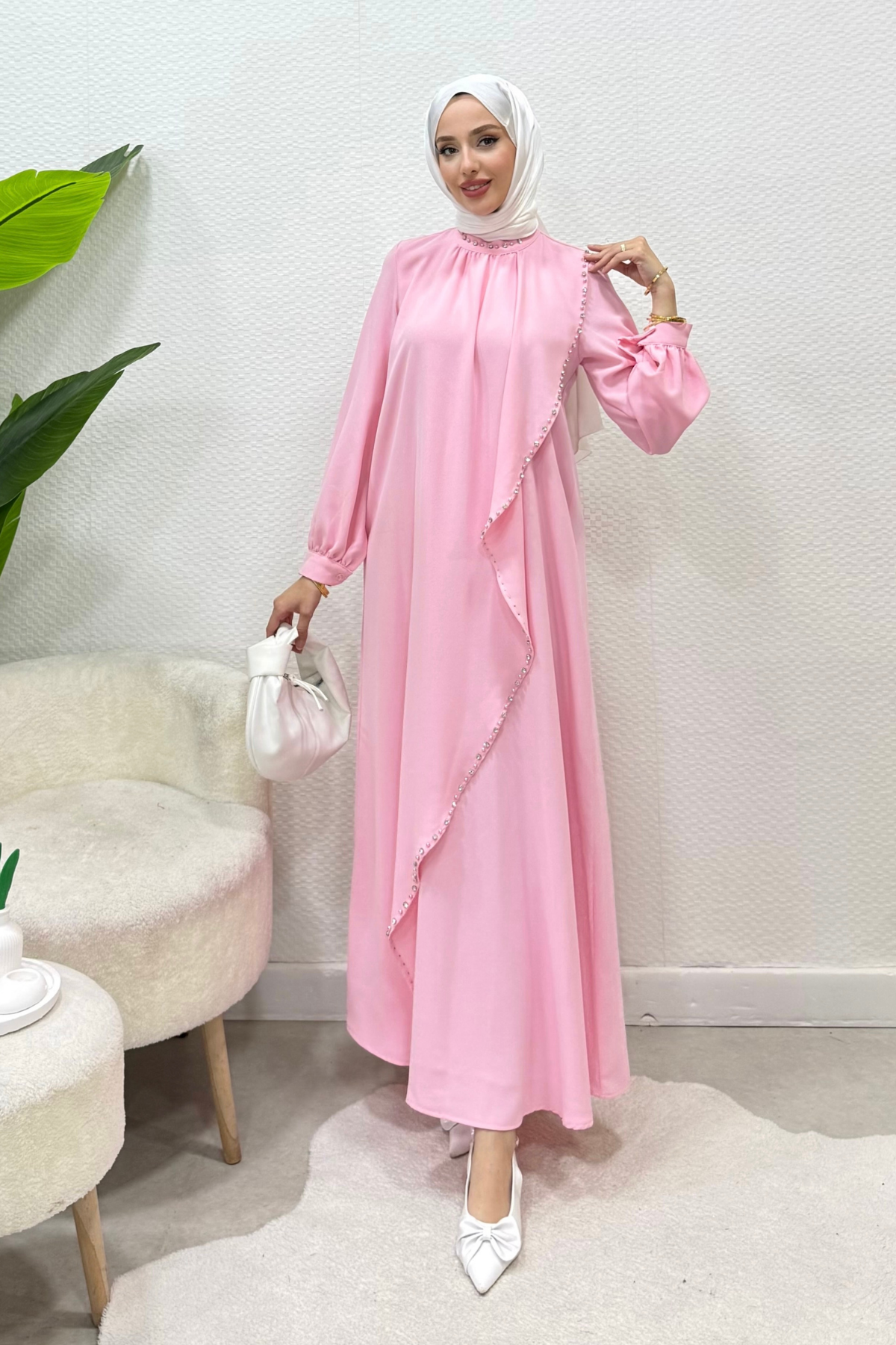 Krep Kumaş Kenarları Taş İşlemeli Nazende Elbise- Şeker Pembe
