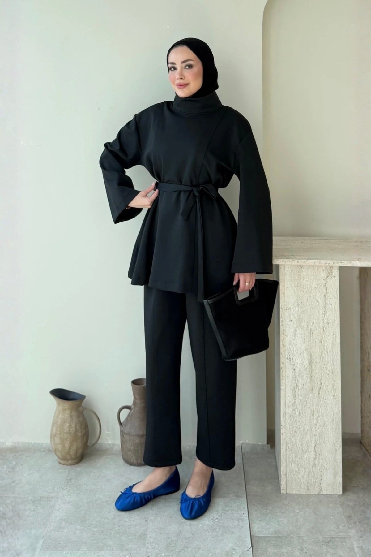 Rabi Scuba Kumaş Dik Yaka Tunik- Pantolon Tesettür Takım- Siyah