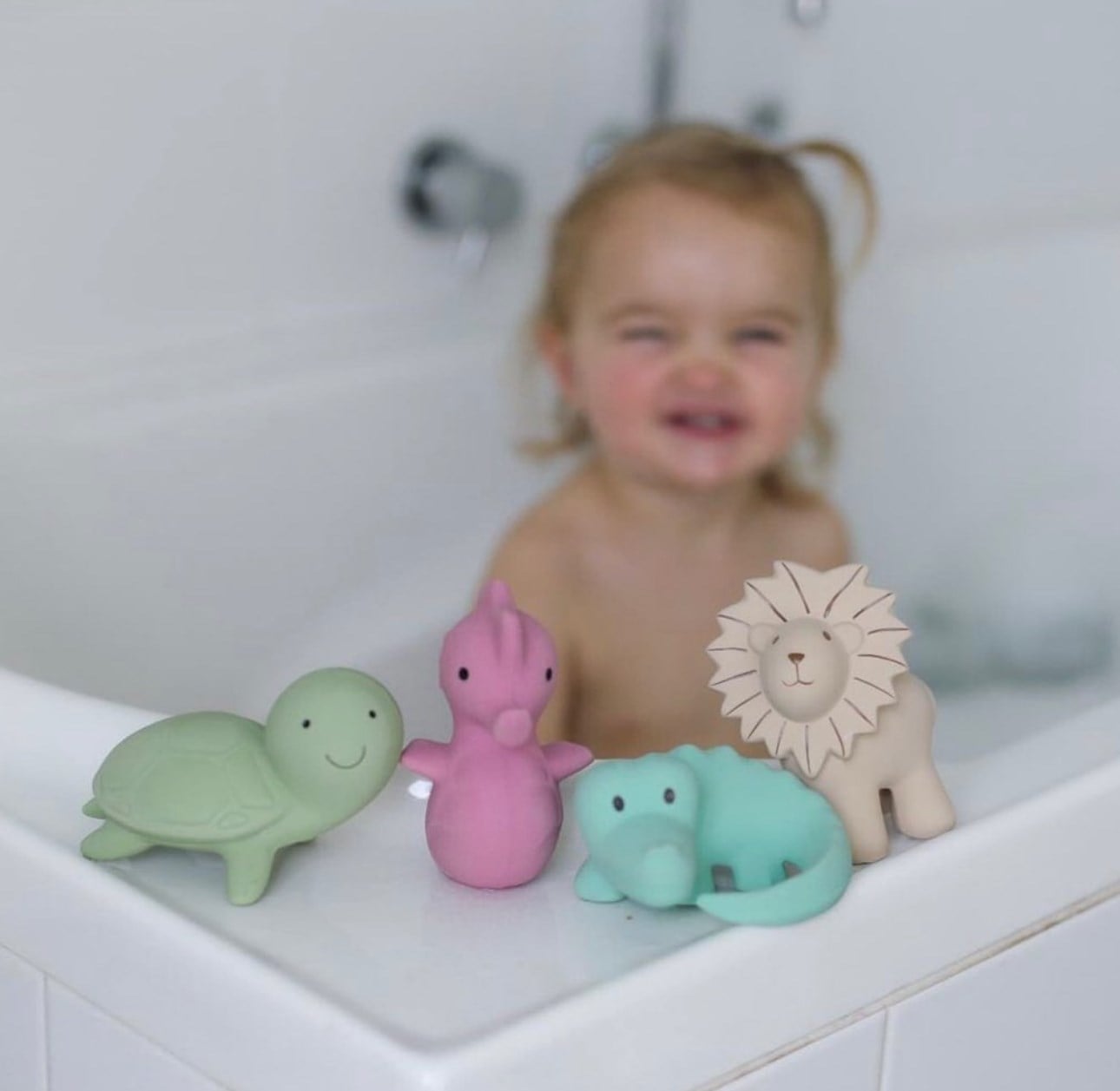 BIBS Doğal Kauçuk Diş Kaşıyıcılı Oyuncak - Turtle STD