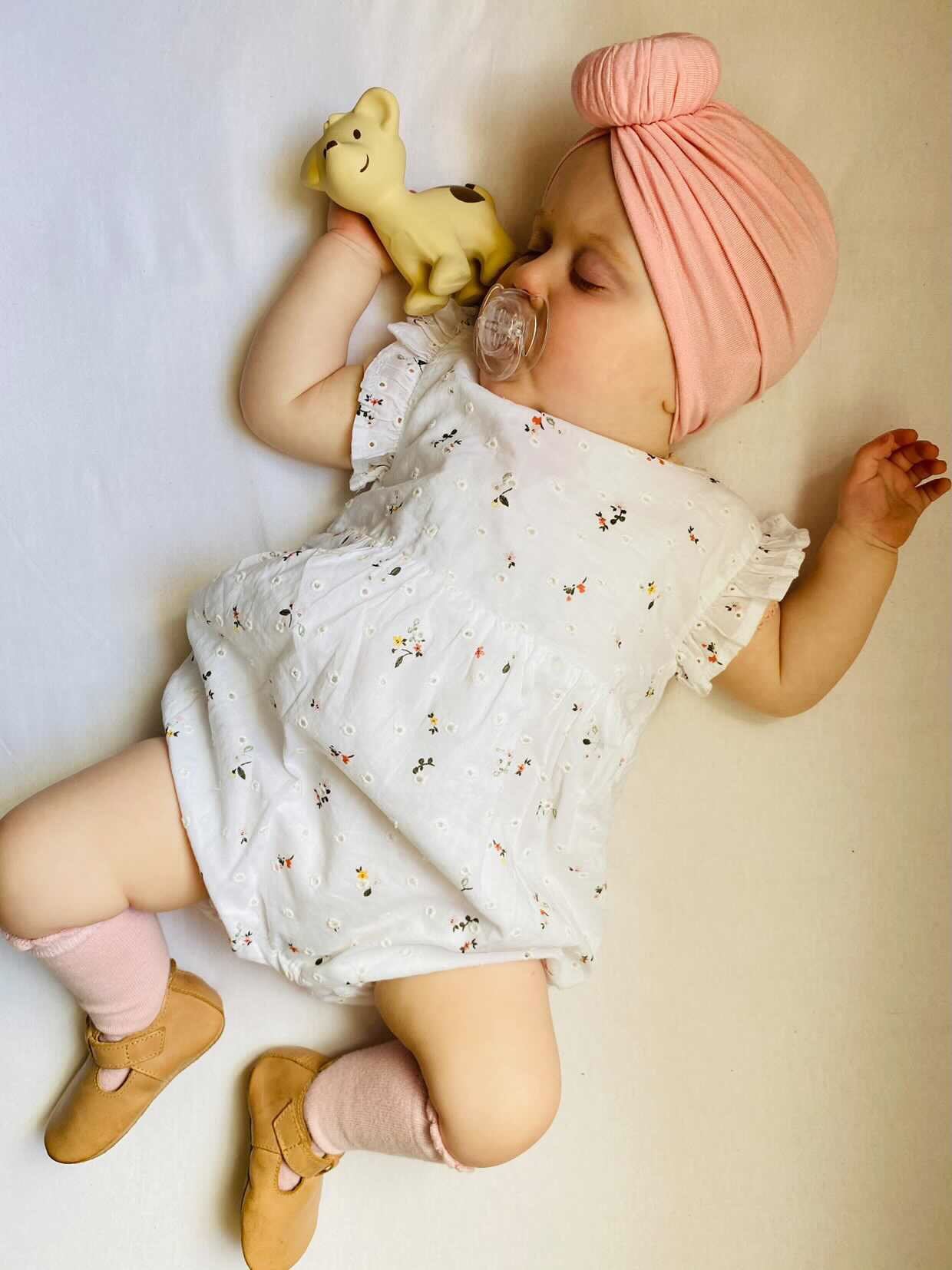 BIBS Tikiri Doğal Kauçuk Diş Kaşıyıcılı Oyuncak - Puppy STD
