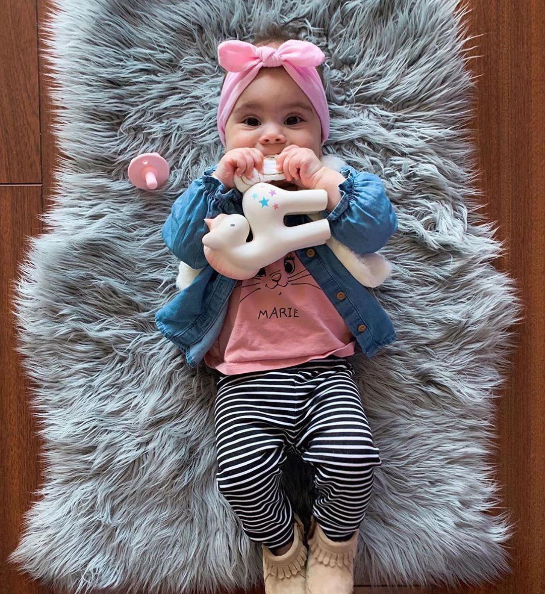 BIBS Tikiri Doğal Kauçuk Diş Kaşıyıcılı Oyuncak - Cotton Candy Unicorn STD