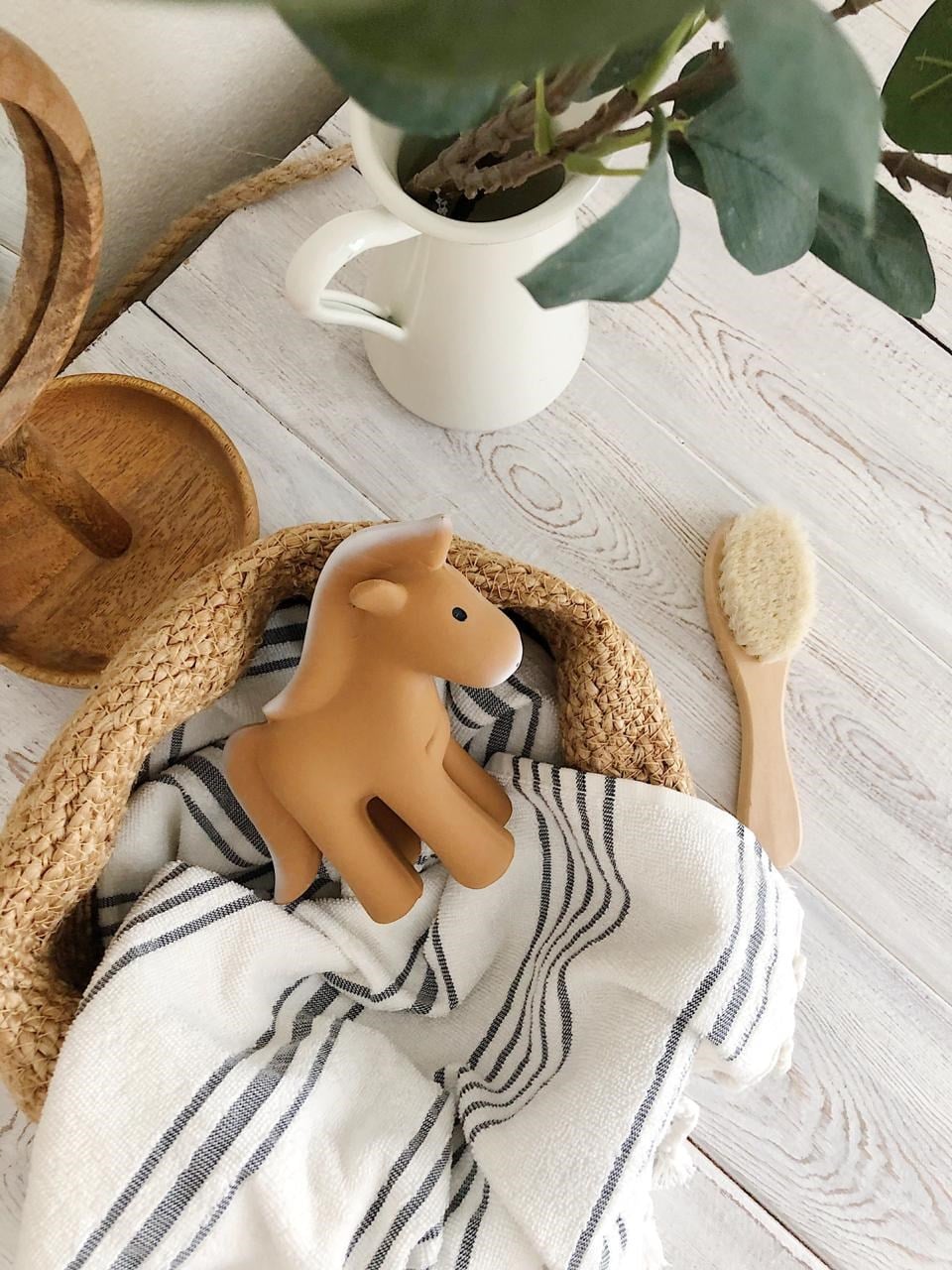 BIBS Tikiri Doğal Kauçuk Diş Kaşıyıcılı Oyuncak - Horse STD
