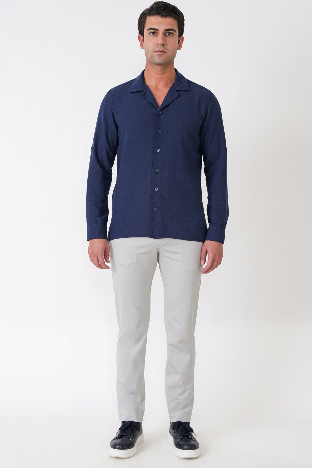 Comfort Fit Apaş Yaka Katlanabilir Kollu Lacivert Keten Gömlek G 1613