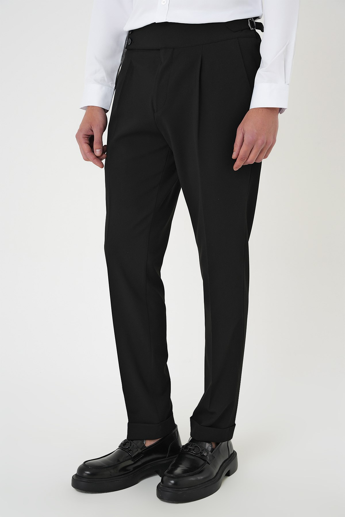 Comfort Fit Beli Tokalı Pileli Siyah Jogger Pantolon P 1170