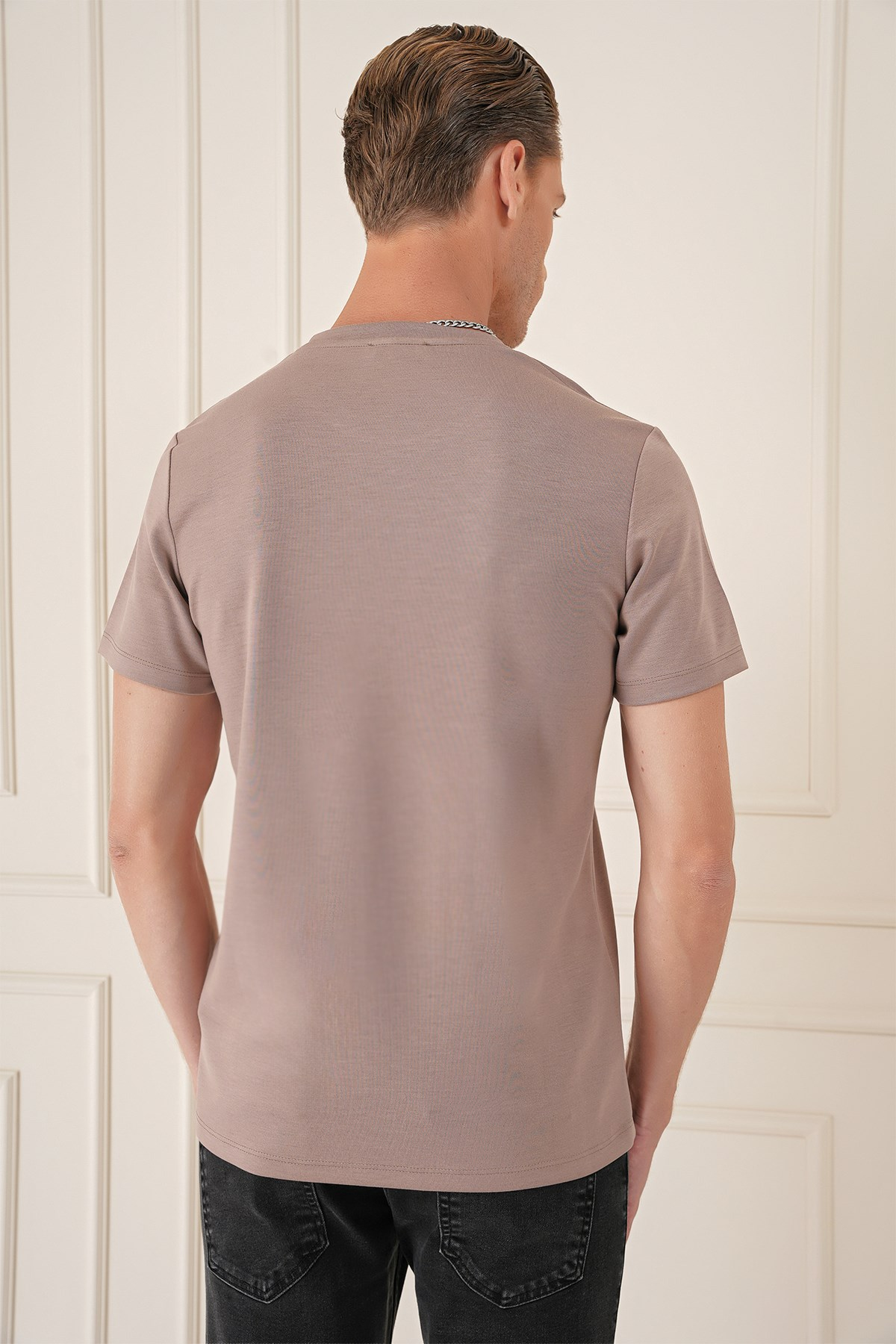 Comfort Fit Bisiklet Yaka %97 Esnek Pamuklu Koyu Bej Tişört TS 885