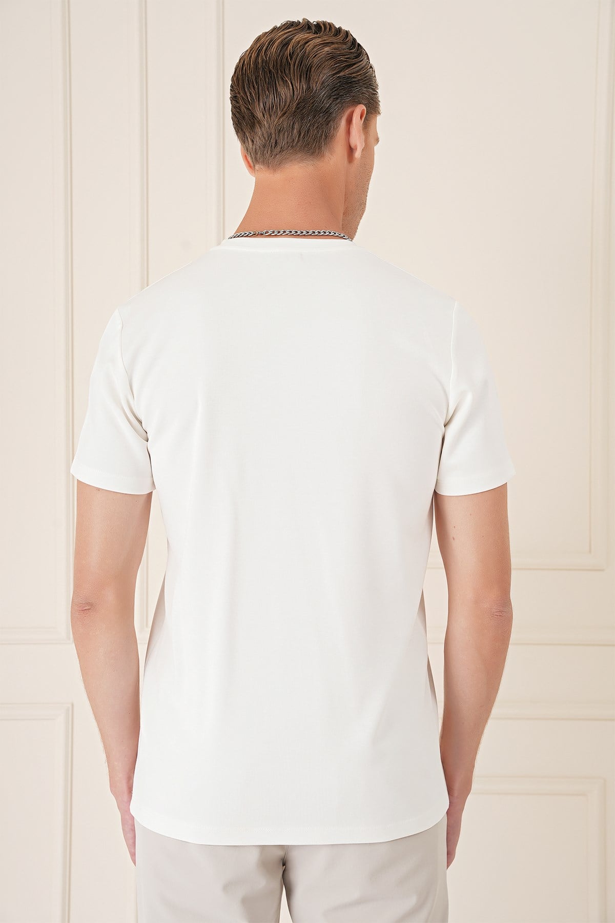 Comfort Fit Bisiklet Yaka %97 Esnek Pamuklu Ekru Tişört TS 885