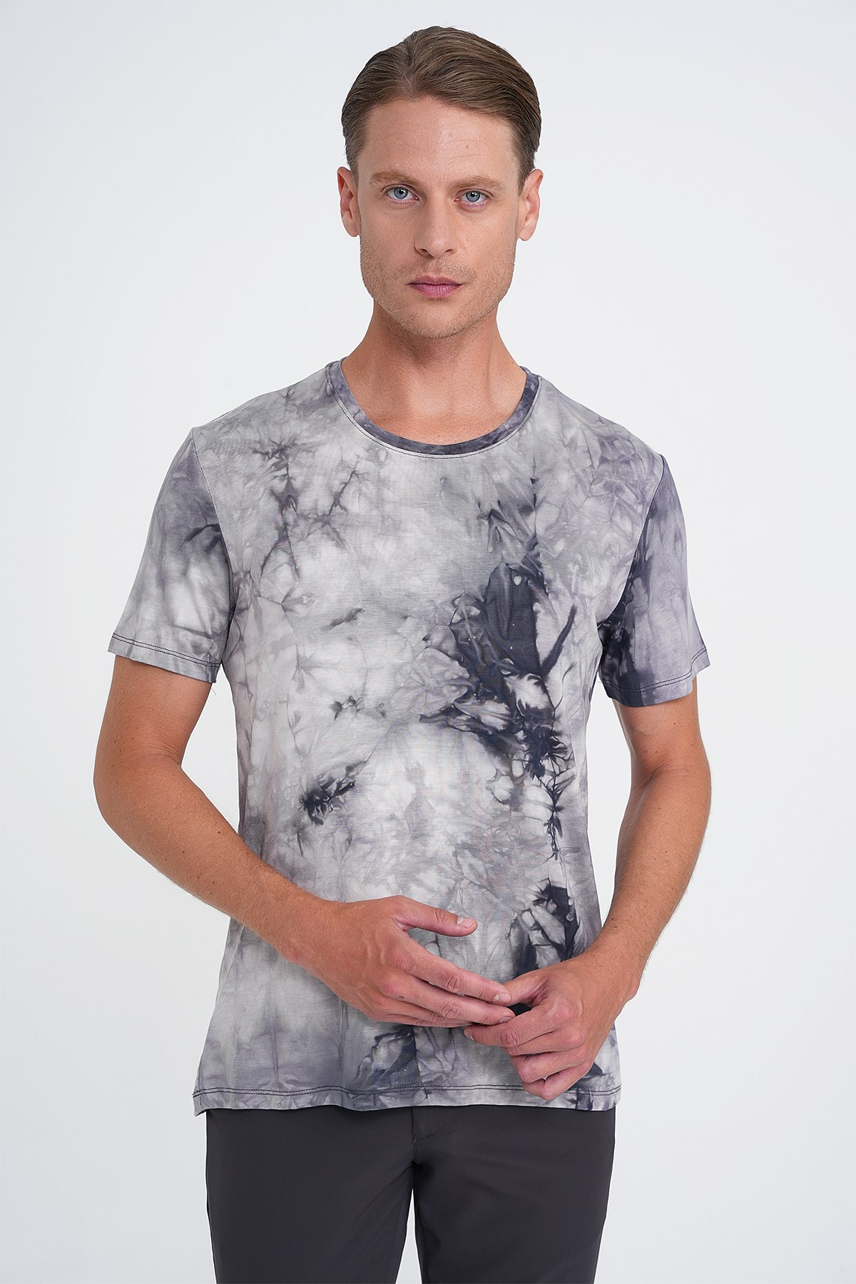 Comfort Fit Bisiklet Yaka Batik Desen Pamuklu Lacivert Tişört TS 914