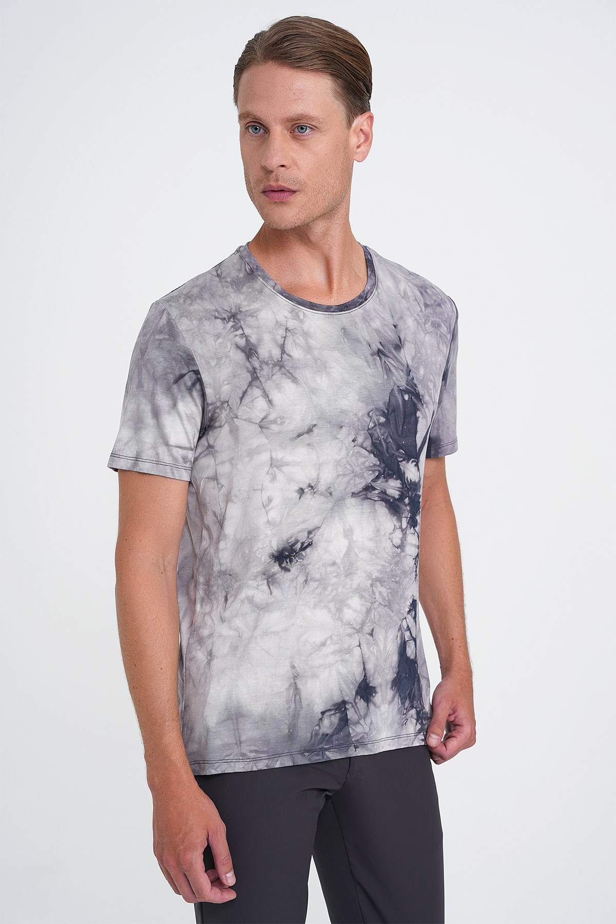 Comfort Fit Bisiklet Yaka Batik Desen Pamuklu Lacivert Tişört TS 914