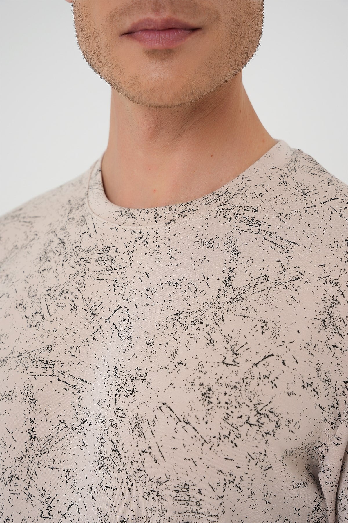 Comfort Fit Bisiklet Yaka Batik Görünümlü Esnek Pamuk Bej Tişört TS 905