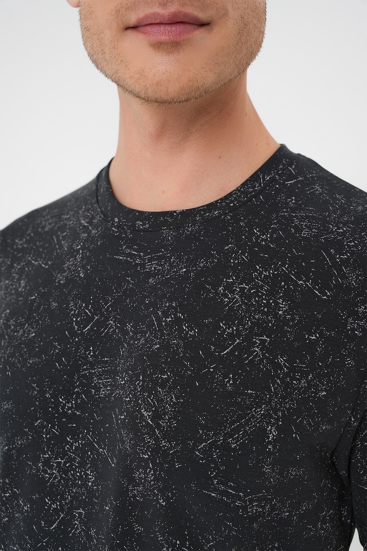 Comfort Fit Bisiklet Yaka Batik Görünümlü Esnek Pamuk Siyah Tişört TS 905