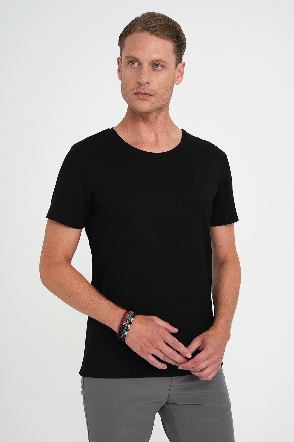 Comfort Fit Bisiklet Yaka Esnek Pamuklu Düz Siyah Tişört TS 915