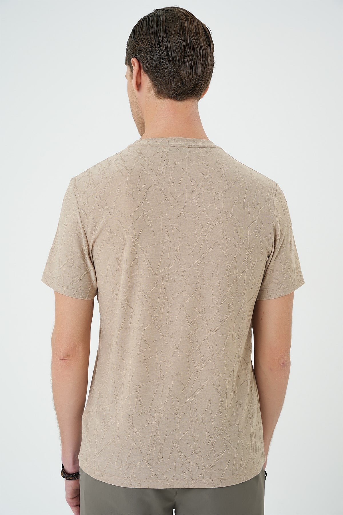 Comfort Fit Bisiklet Yaka Kabartma Desenli Pamuklu Bej Tişört TS 899