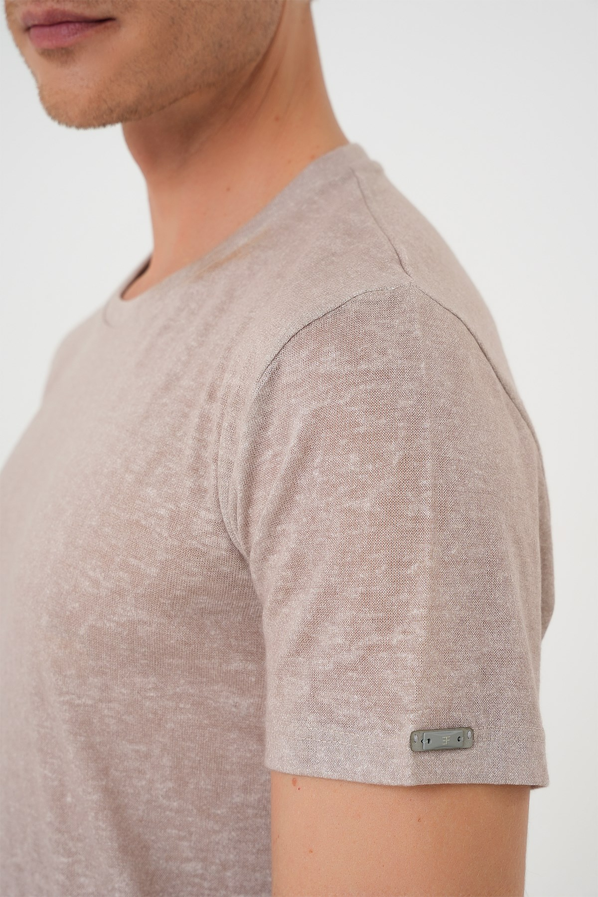 Comfort Fit Bisiklet Yaka Keten Karışımlı Kum Beji Tişört TS 902