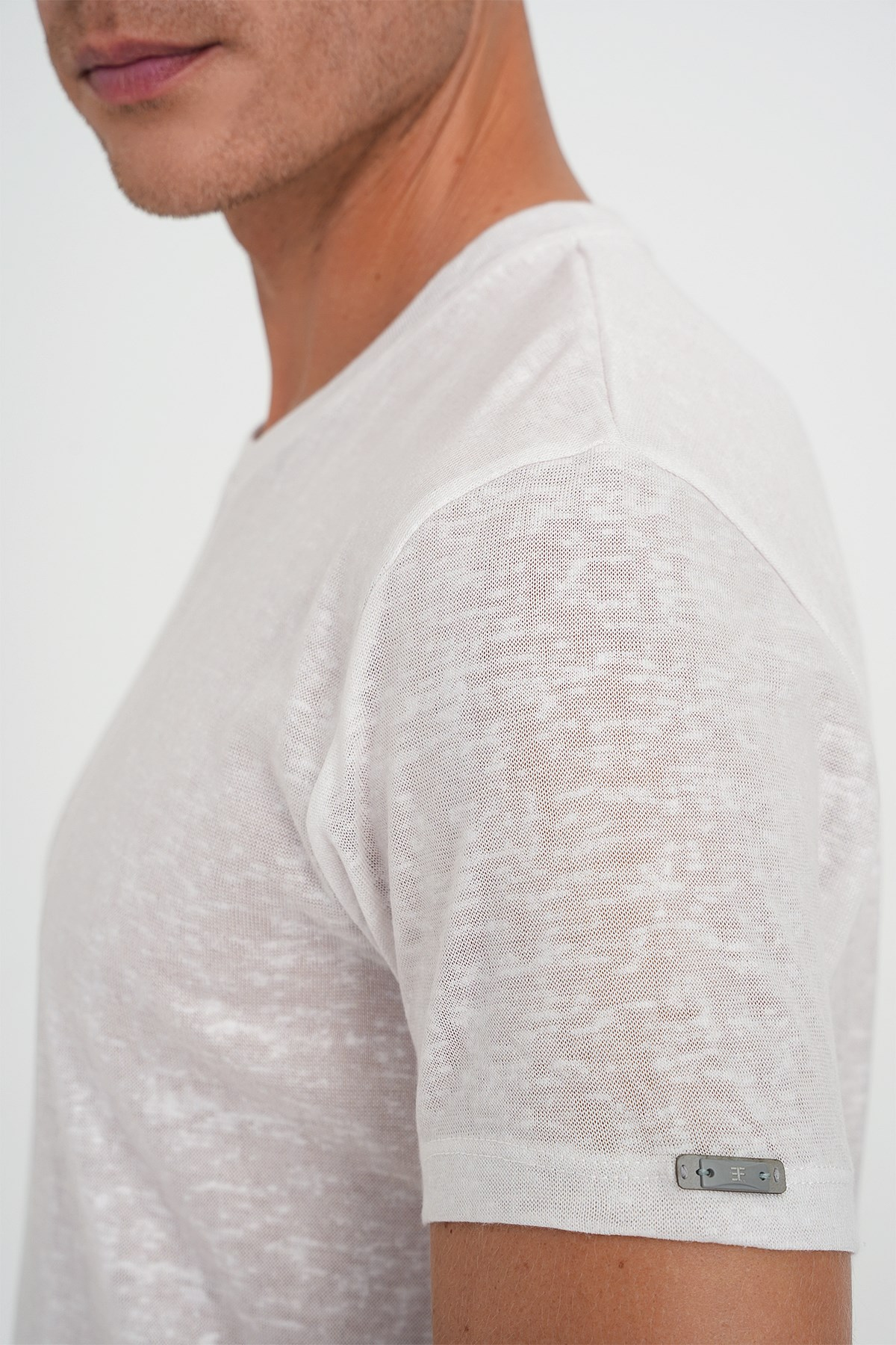 Comfort Fit Bisiklet Yaka Keten Karışımlı Ekru Tişört TS 902