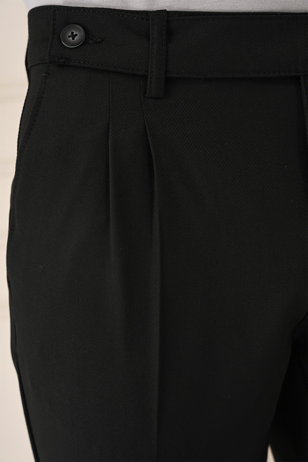 Comfort Fit Çift Pileli Dokulu Esnek Pamuklu Siyah Pantolon P 1158