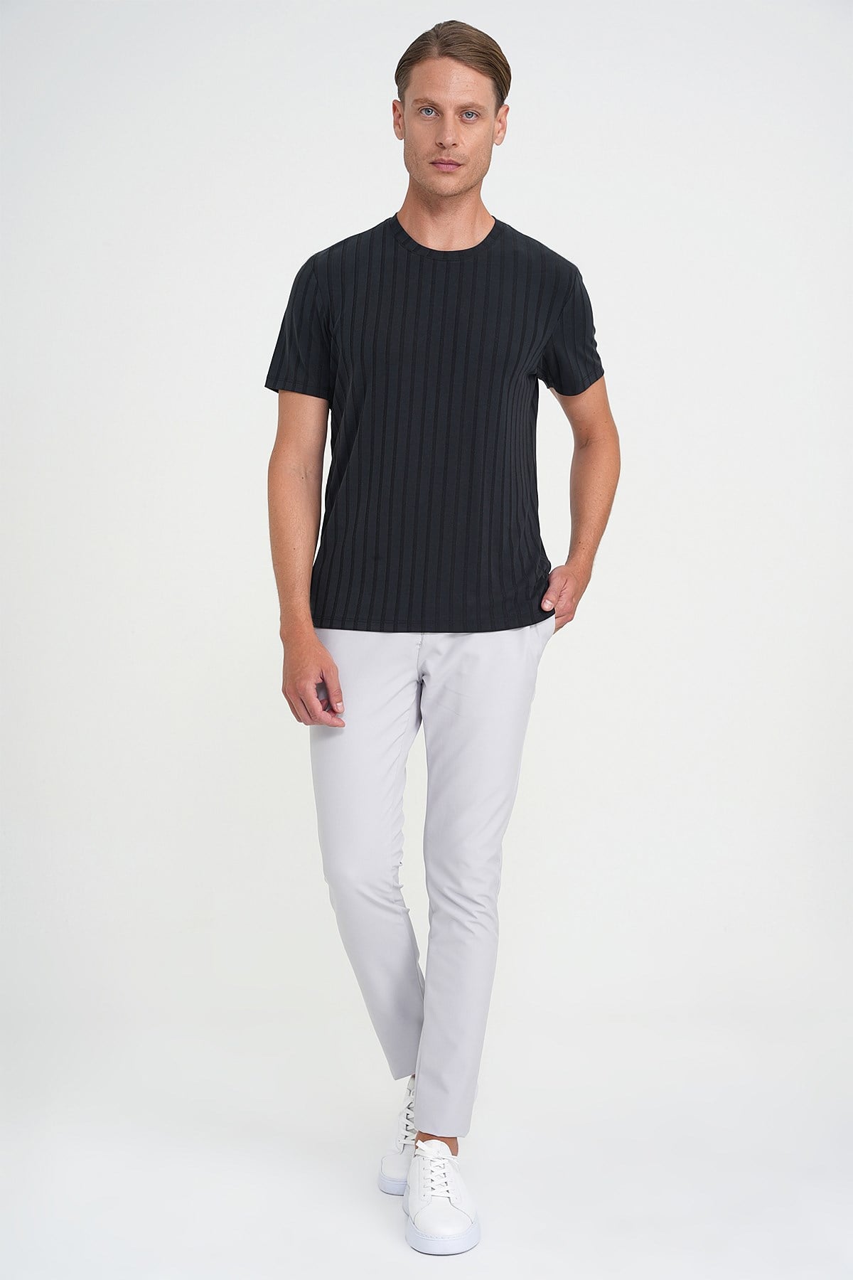 Comfort Fit Esnek Pamuklu Bisiklet Yaka Fitilli Siyah Tişört TS 909