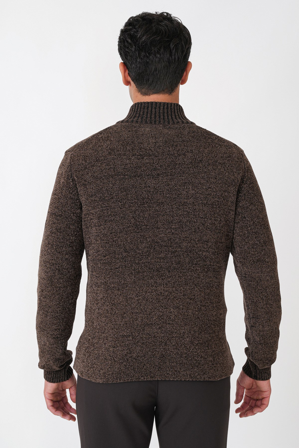 Comfort Fit Fermuarlı Yarım Balıkçı Yaka Ribanalı Kahverengi Triko TR 897