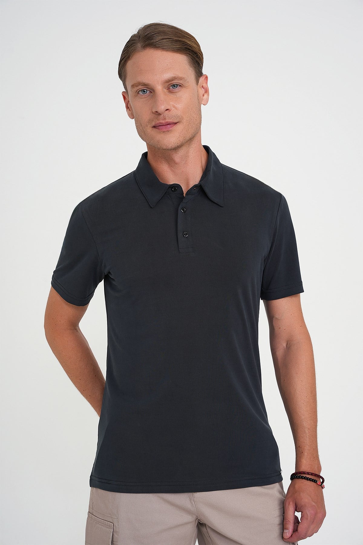 Comfort Fit Modal Karışım Kıvrılmaz Polo Yaka Siyah Tişört TS 903