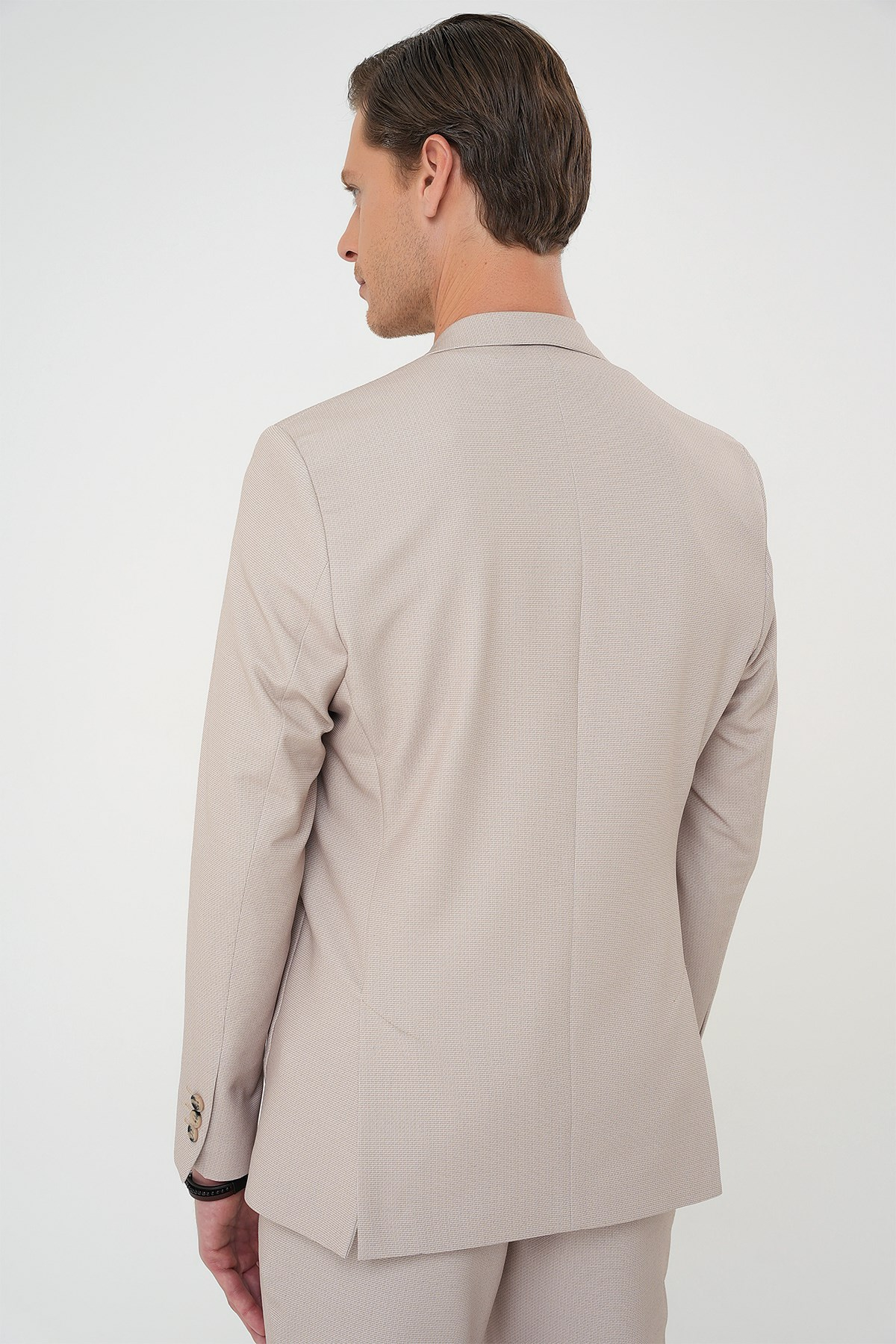 Comfort Fit Mono Yaka Çift Yırtmaç Torba Cep Dokulu Bej Ceket C 705