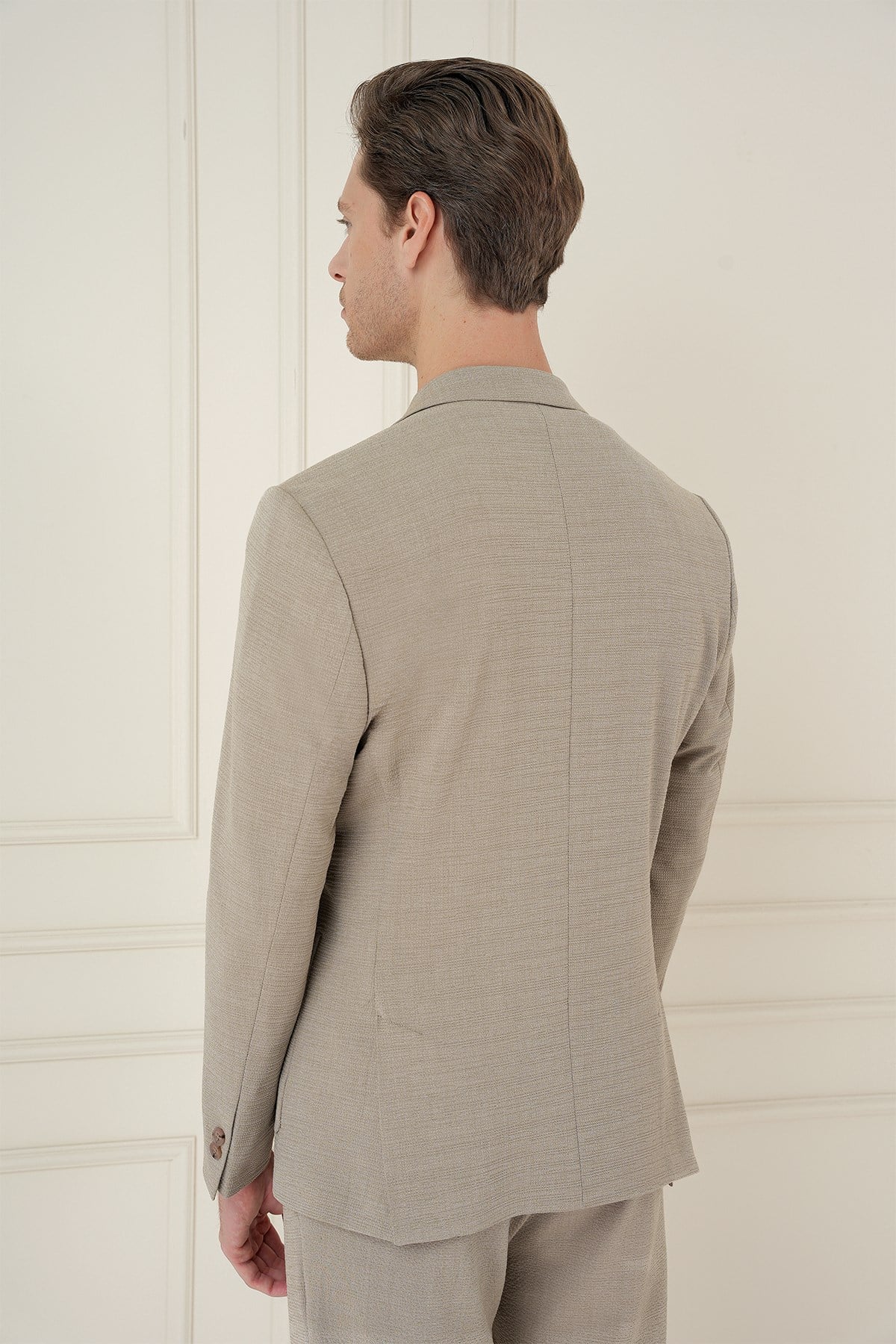 Comfort Fit Mono Yaka Çift Yırtmaç Torba Cep Bej Blazer Ceket C 698