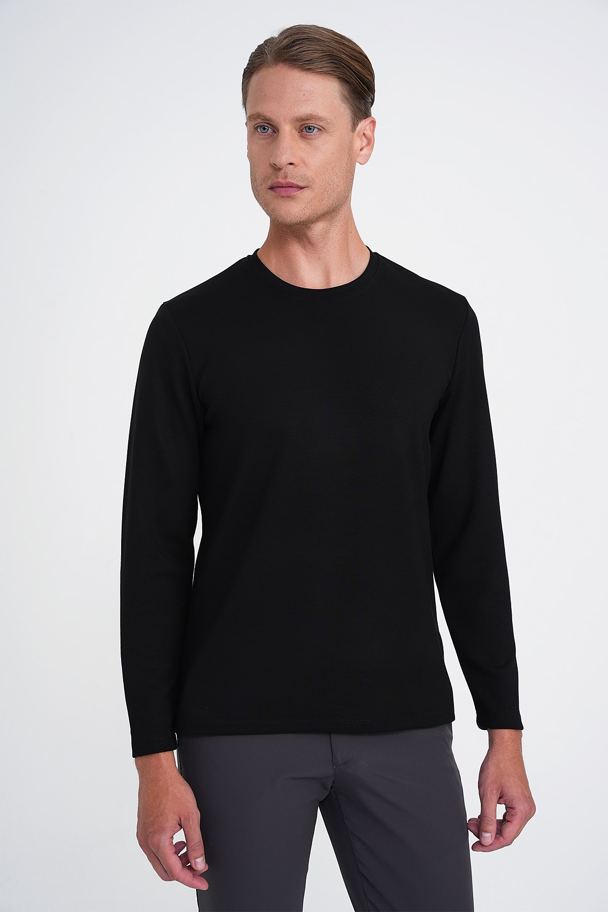 Comfort Fit Pamuklu Bisiklet Yaka Uzun Kollu Siyah Tişört TS 892