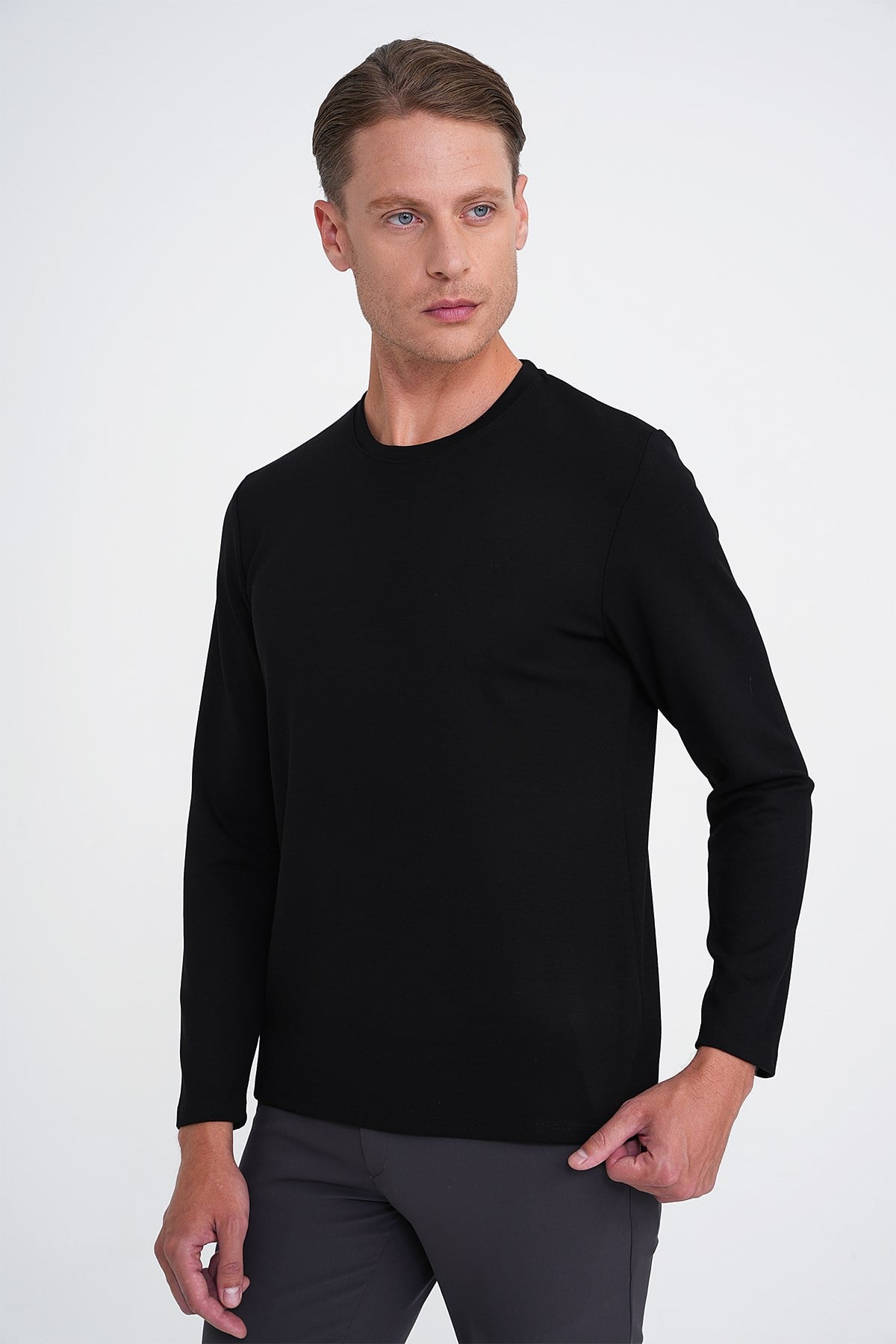 Comfort Fit Pamuklu Bisiklet Yaka Uzun Kollu Siyah Tişört TS 892