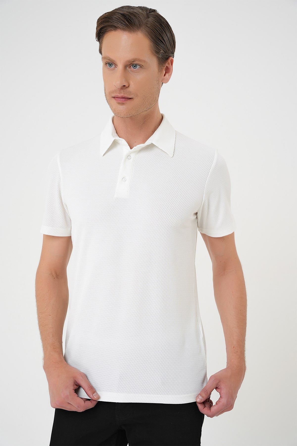 Comfort Fit Polo Yaka Viskon Karışımlı Armürlü Beyaz Tişört TS 901