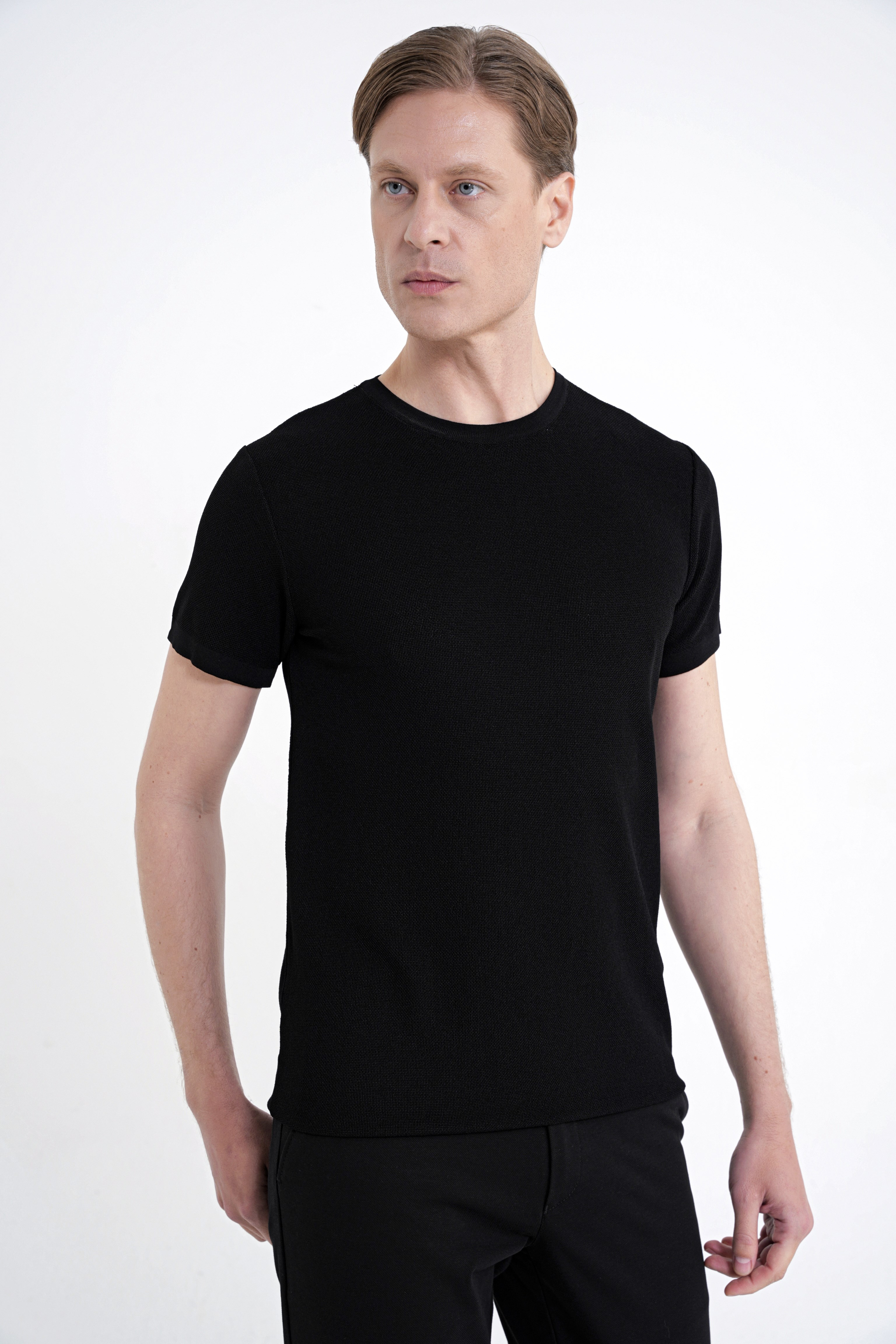 Comfort Fit Rayon Karışımlı Bisiklet Yaka Siyah Triko Tişört TS 925 