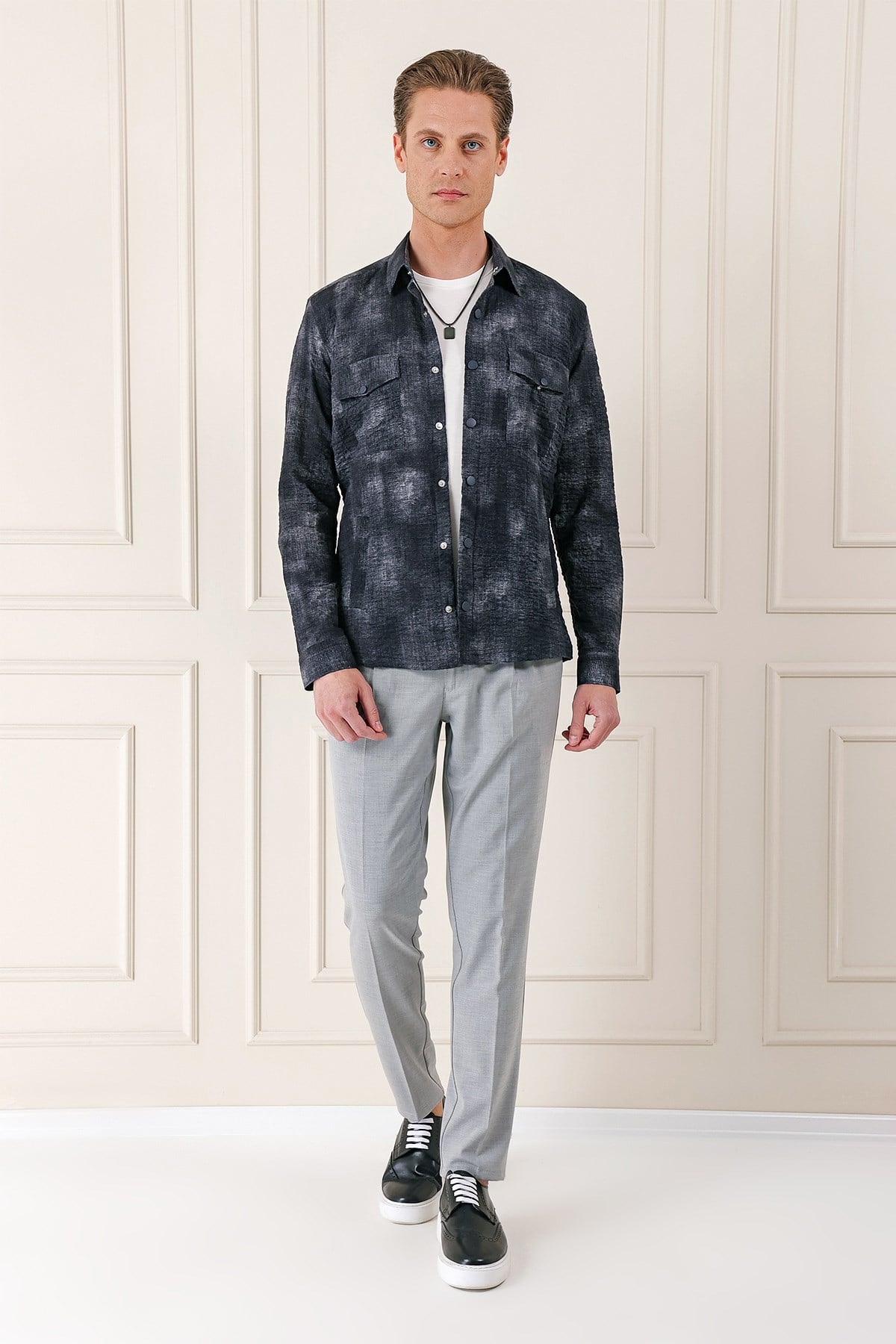 Comfort Fit Yan Cep Batik Desenli %100 Pamuk Çıtçıtlı Siyah Gömlek Ceket G 1568