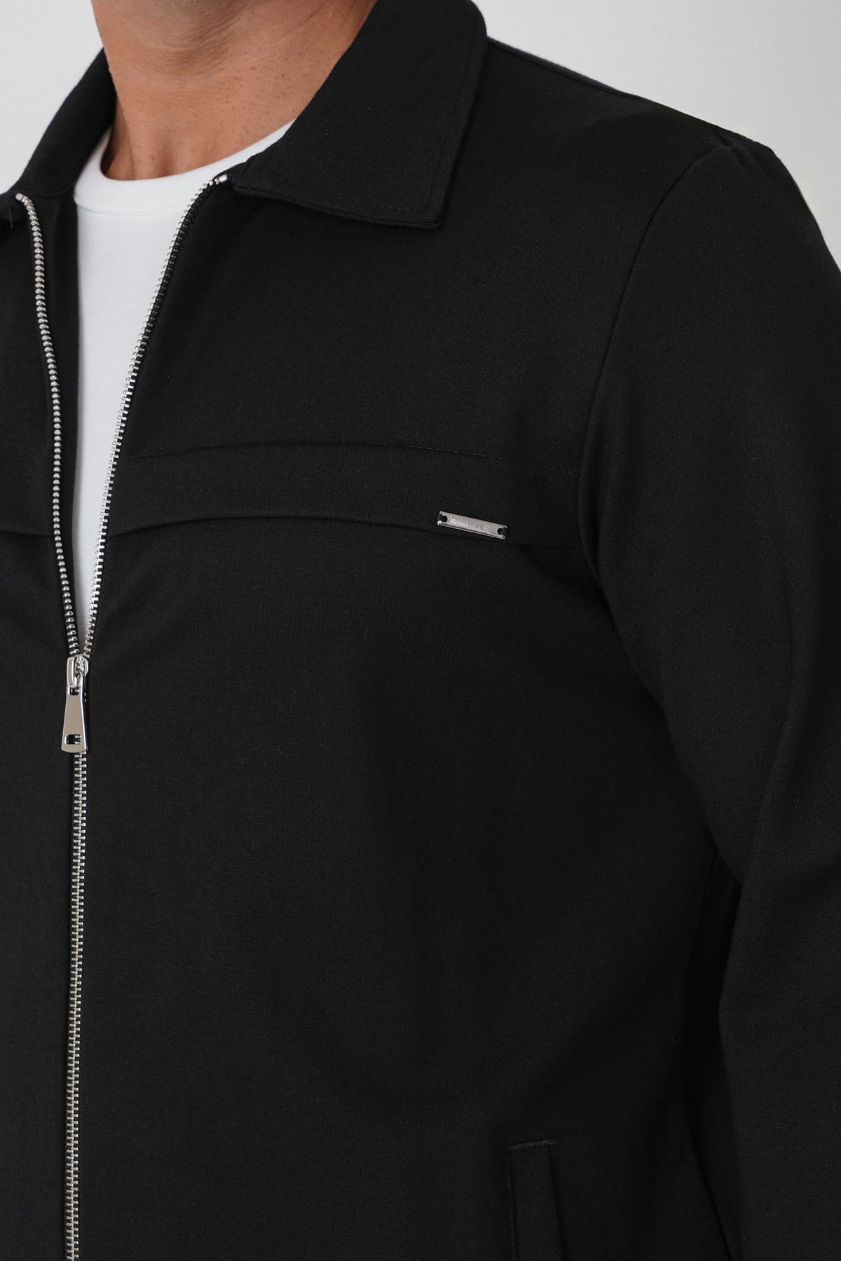 Comfort Fit Yan Cepli Fermuarlı Siyah Mont MT 185