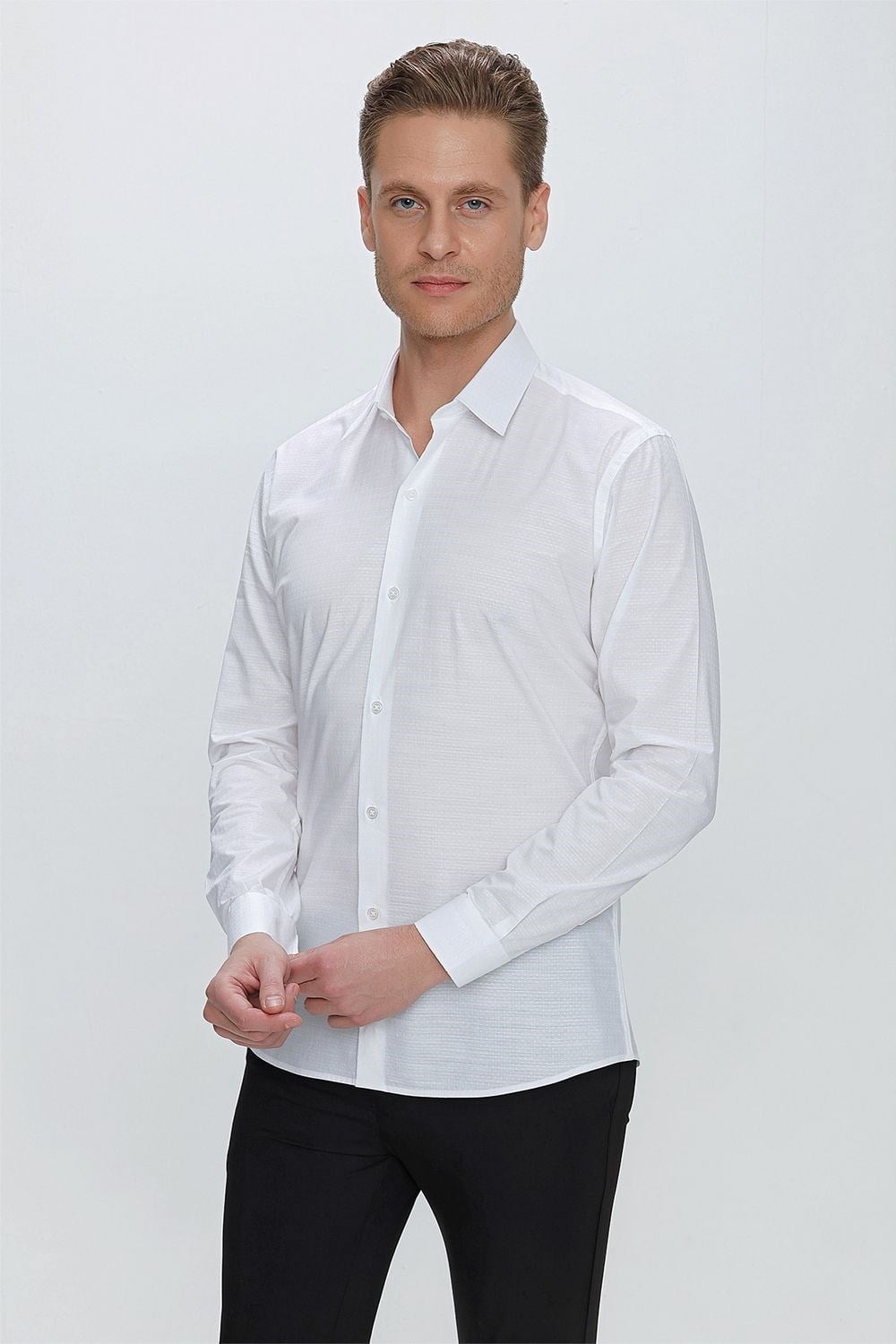 GK 665 Slim Fit Beyaz Klasik Gömlek