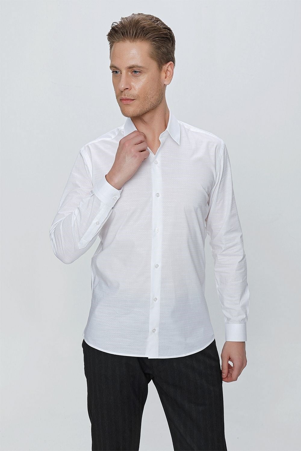GK 665 Slim Fit Beyaz Klasik Gömlek