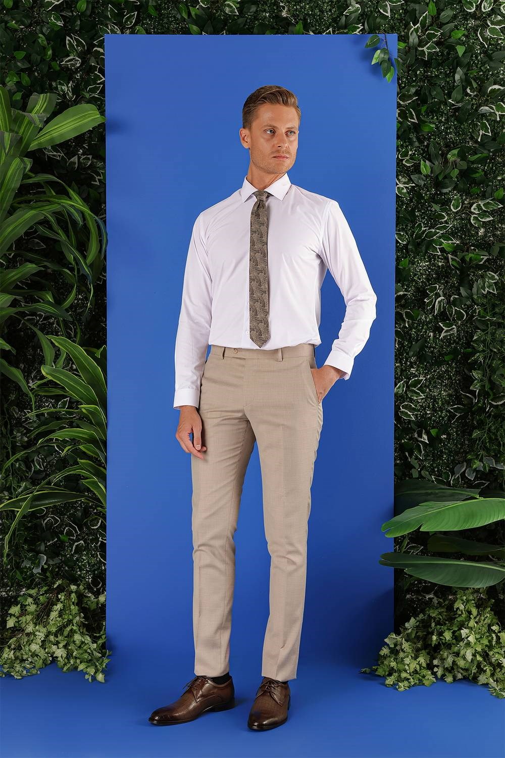 GK 689 Slim Fit Beyaz Klasik Gömlek