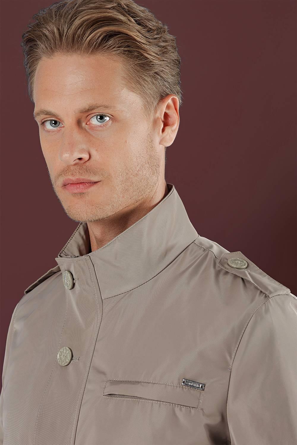 Hakim Yaka Düğme ve Fermuarlı Yan Cepli Mevsimlik Bej Mont Ka 077