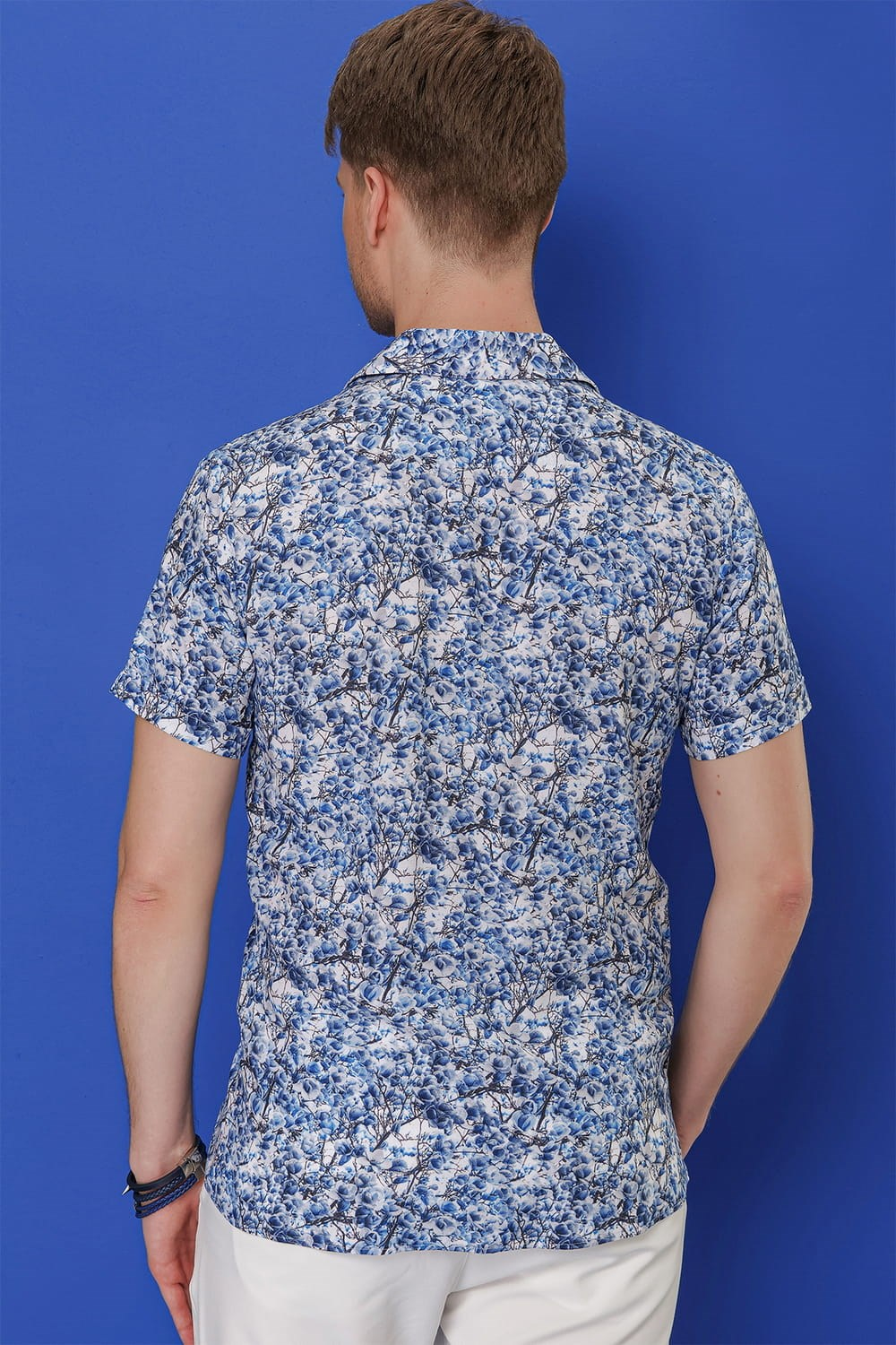 Slim Fit %100 Pamuk Dal Desenli Apaş Yaka Kısa Kollulu Lacivert Beyaz Gömlek G 1538