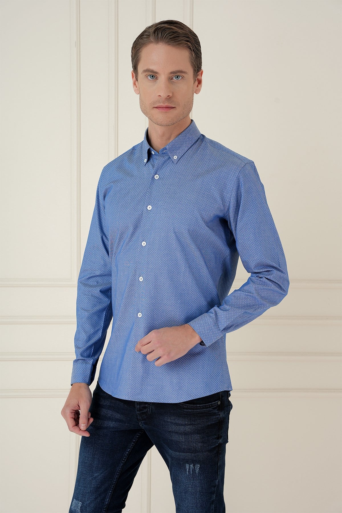 Slim Fit %100 Pamuk Nokta Desenli Yaka Düğmeli Mavi Gömlek GK 748