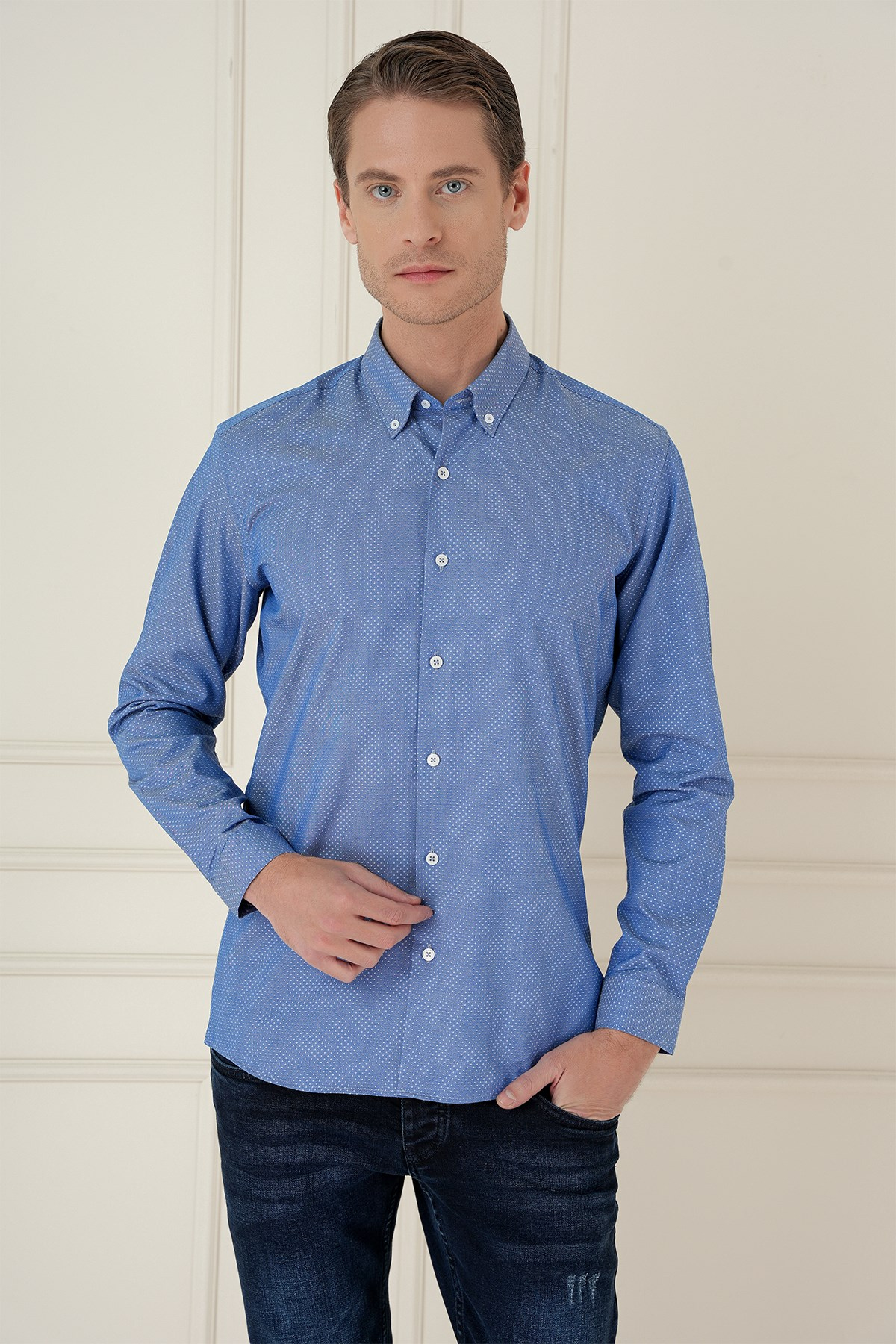 Slim Fit %100 Pamuk Nokta Desenli Yaka Düğmeli Mavi Gömlek GK 748