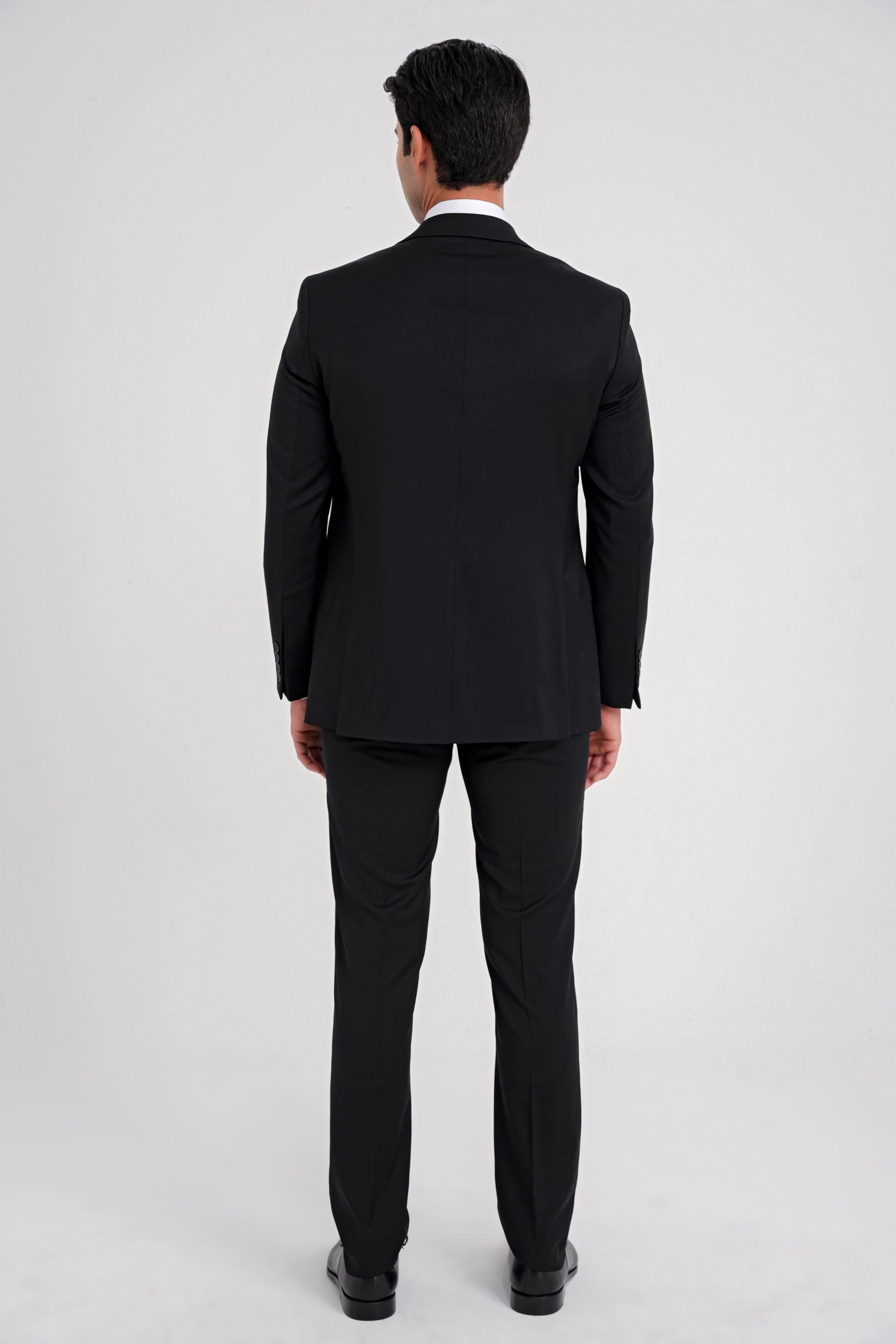 Slim Fit %97 Yün İtalyan Cerruti Kumaş Sivri Yaka Siyah Yelekli Takım Elbise TK 926