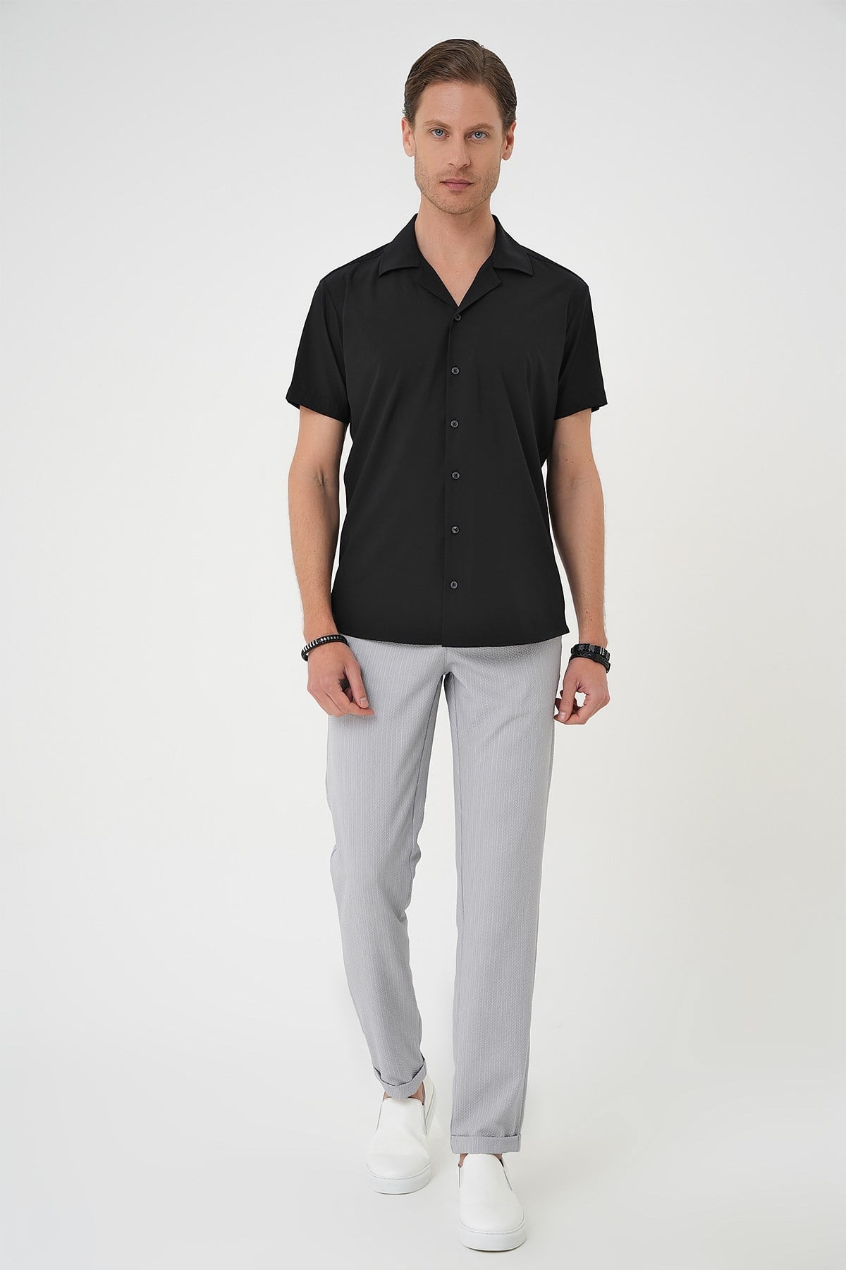 Slim Fit Apaş Yaka Kısa Kollu Esnek Casual Siyah Gömlek  G 1589