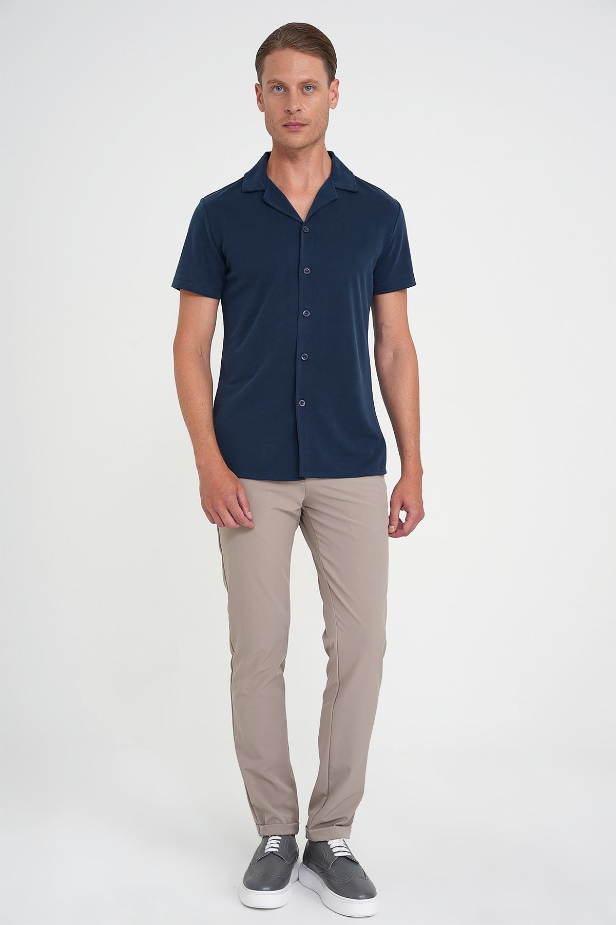 Slim Fit Apaş Yaka Modal Karışımlı Kısa Kollu Lacivert Gömlek G 1590