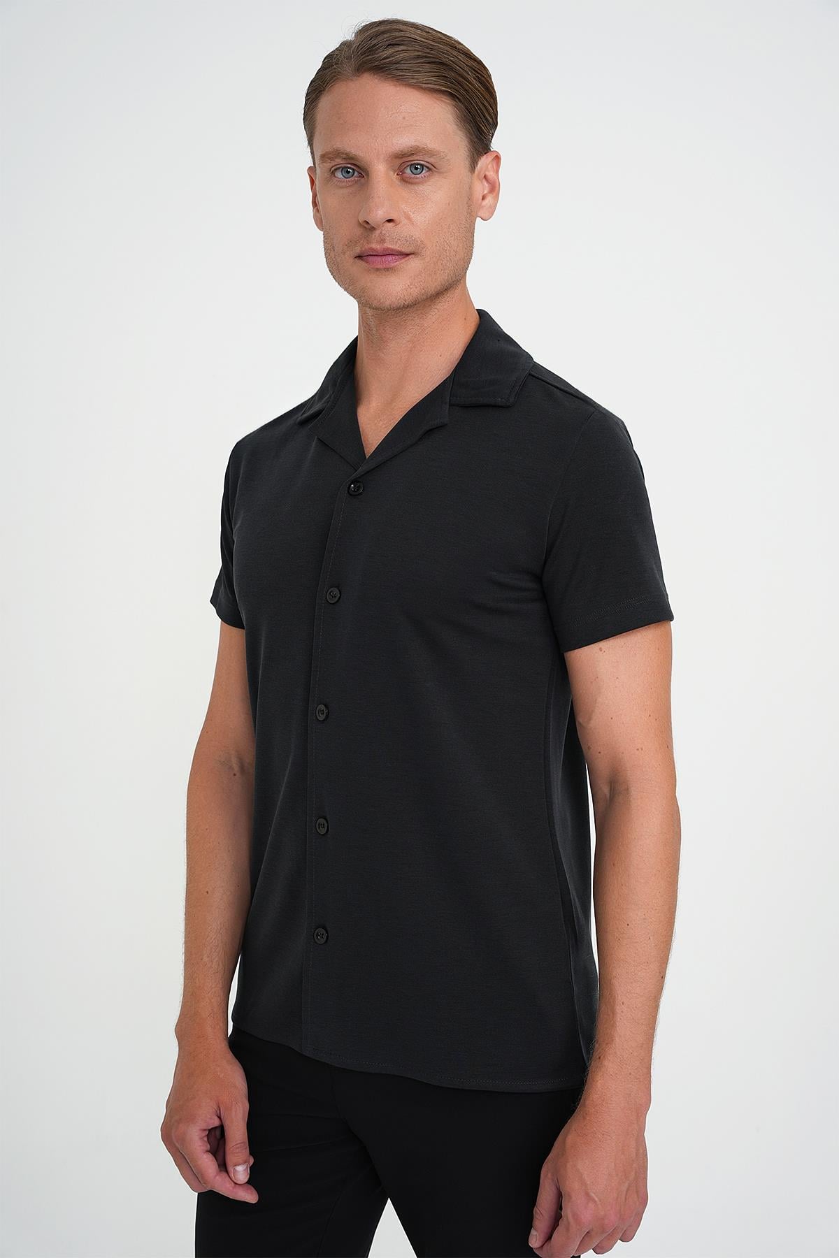 Slim Fit Apaş Yaka Modal Karışımlı Kısa Kol Siyah Gömlek G 1590