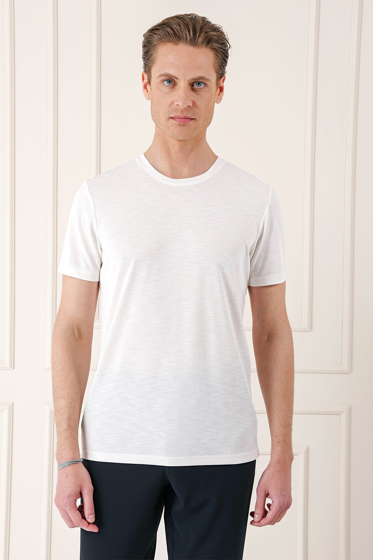 Slim Fit Bisiklet Yaka Doku Desenli Pamuklu Ekru Tişört Ts 881