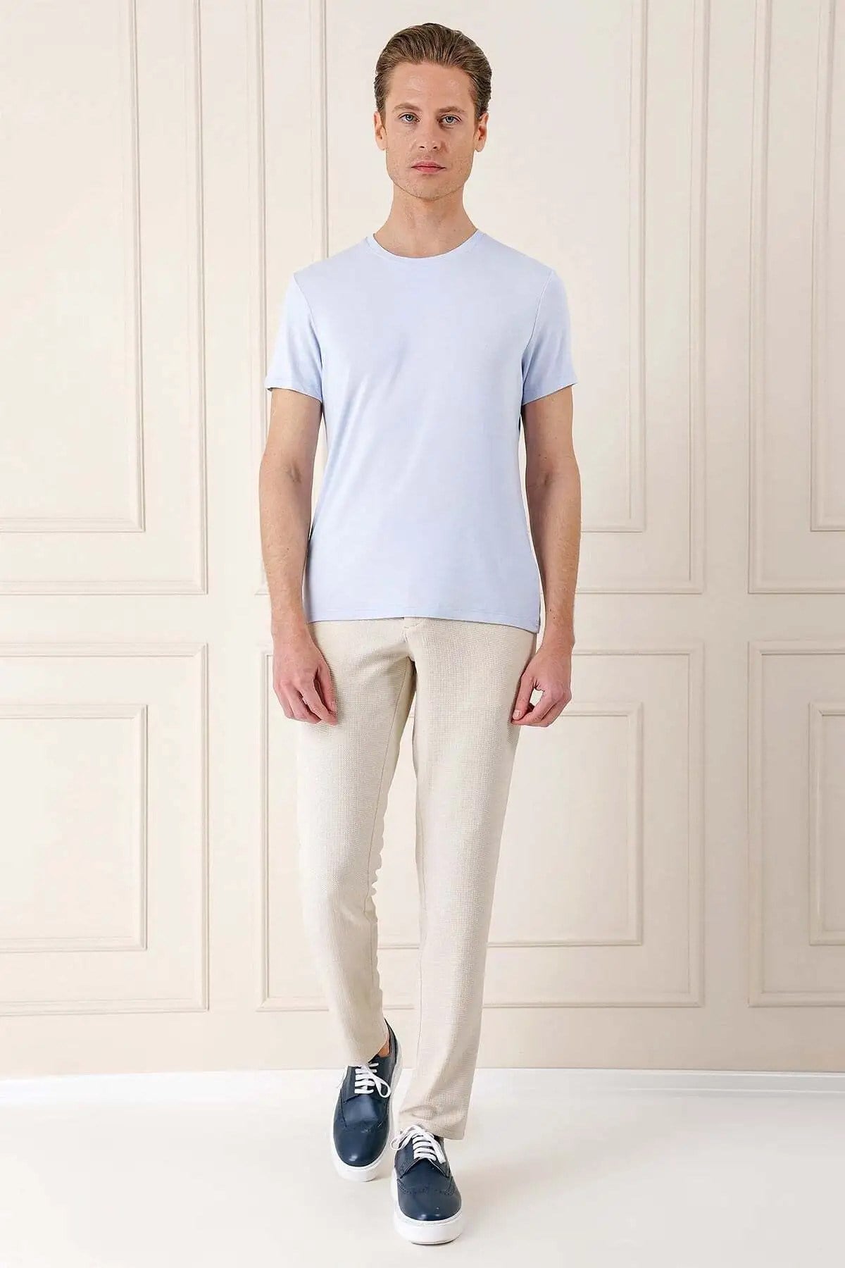 Slim Fit Bisiklet Yaka Esnek Pamuklu Düz Buz Mavi Tişört TS 823