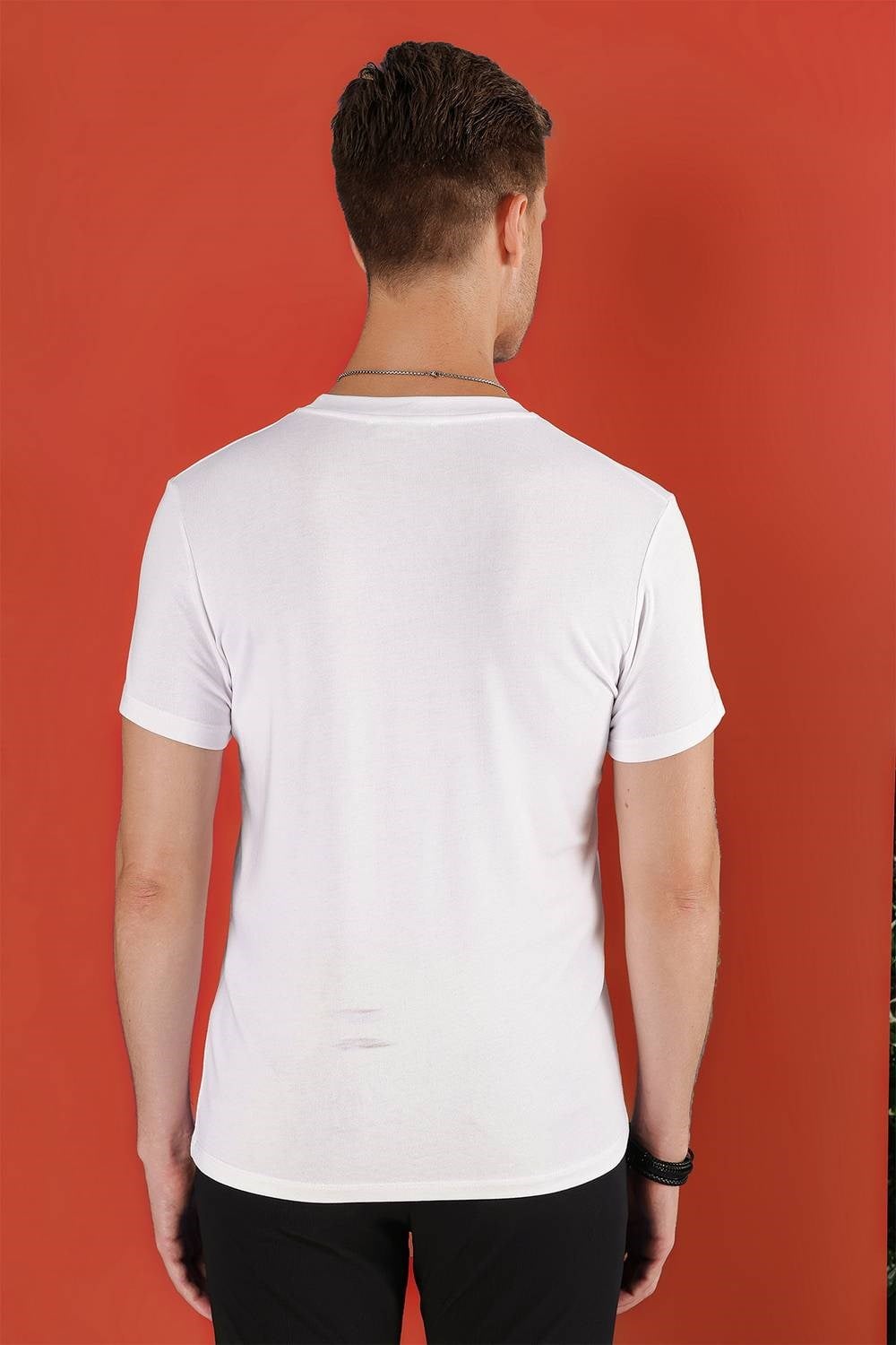 Slim Fit Bisiklet Yaka Esnek Pamuklu Düz Beyaz Tişört TS 823