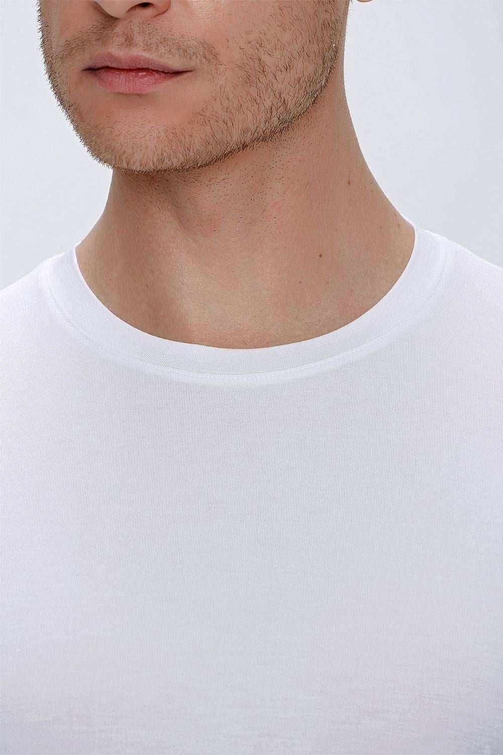 Slim Fit Bisiklet Yaka Esnek Uzun Kollu Beyaz Tişört TS 842