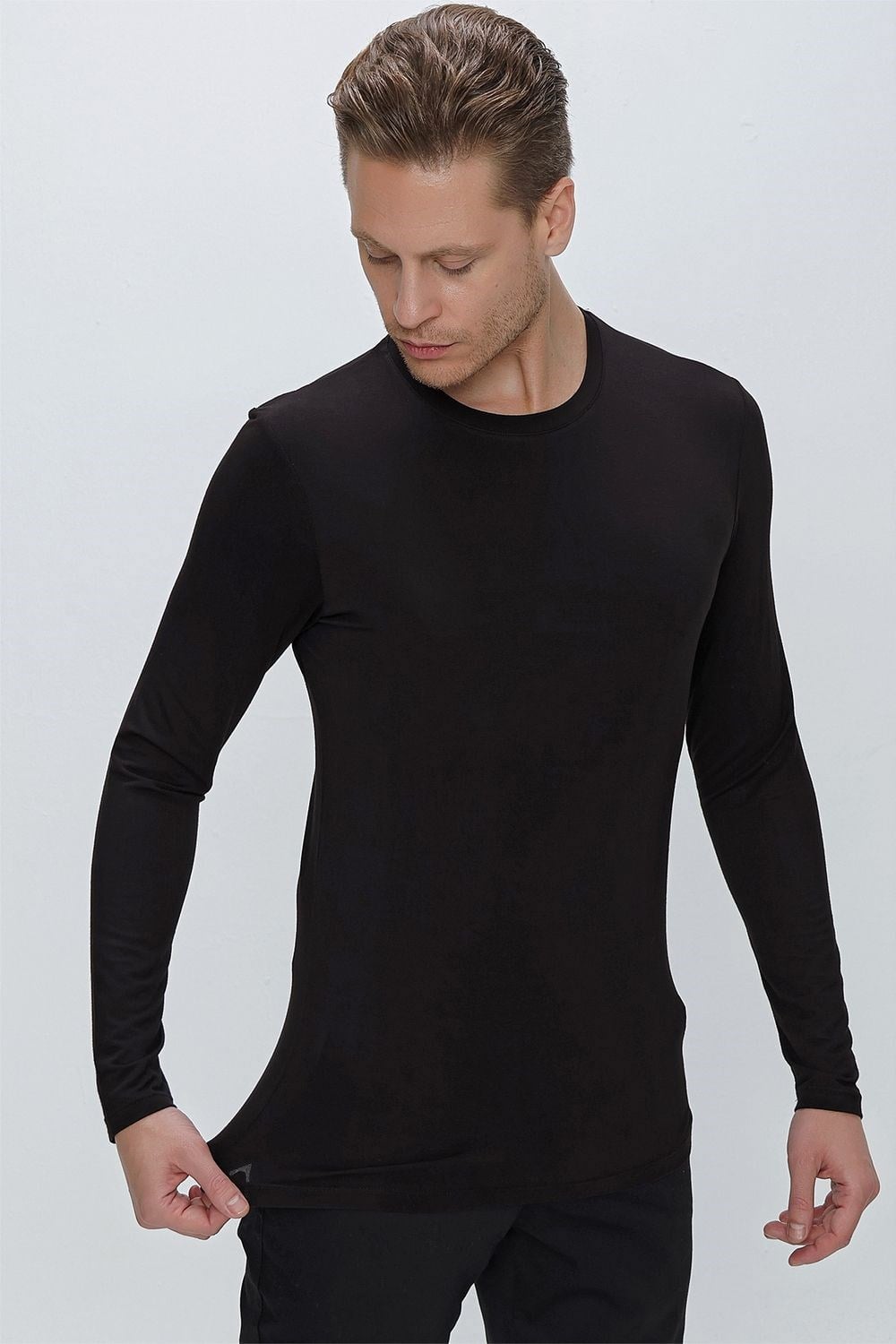 Slim Fit Bisiklet Yaka Esnek Uzun Kollu Siyah Tişört TS 842