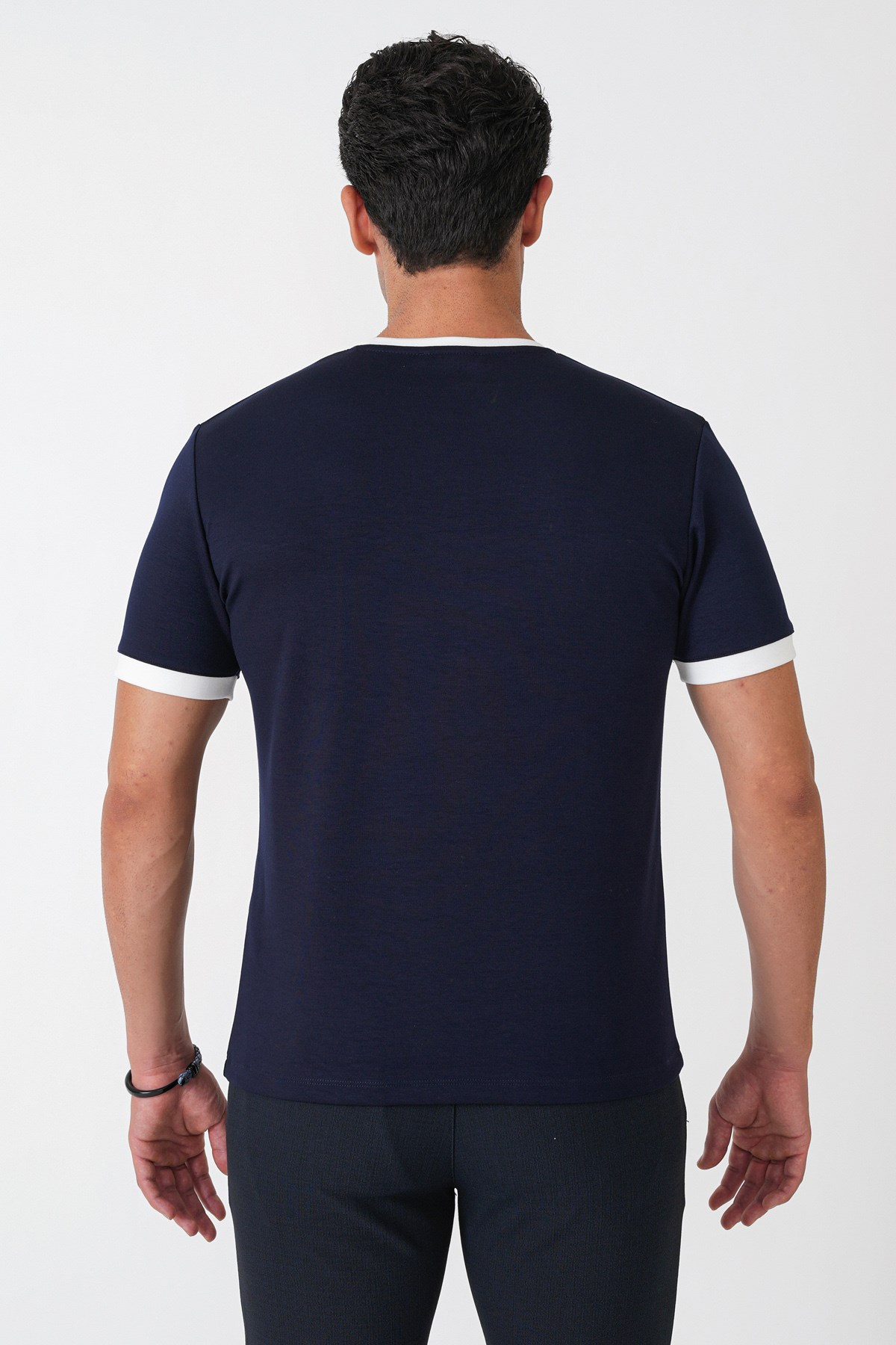 Slim Fit Bisiklet Yaka Lacivert-Ekru Tişört TS 932