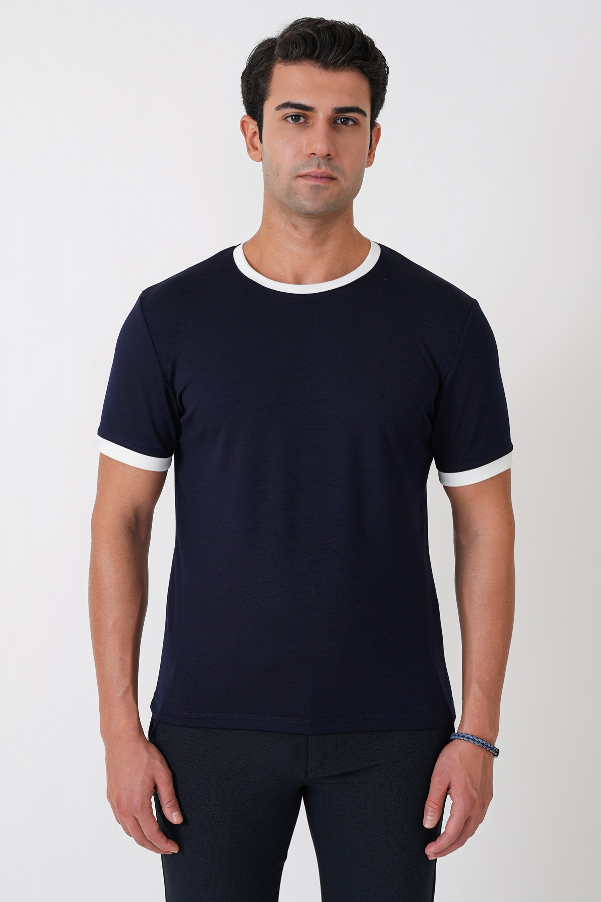 Slim Fit Bisiklet Yaka Lacivert-Ekru Tişört TS 932